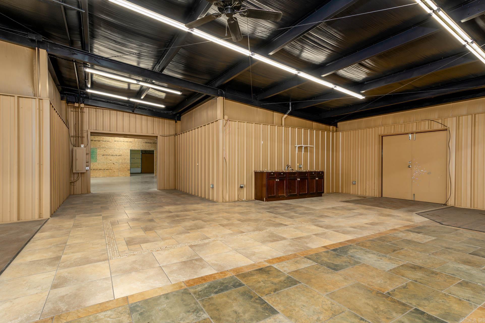 Metes & Bounds - Commercial Lease