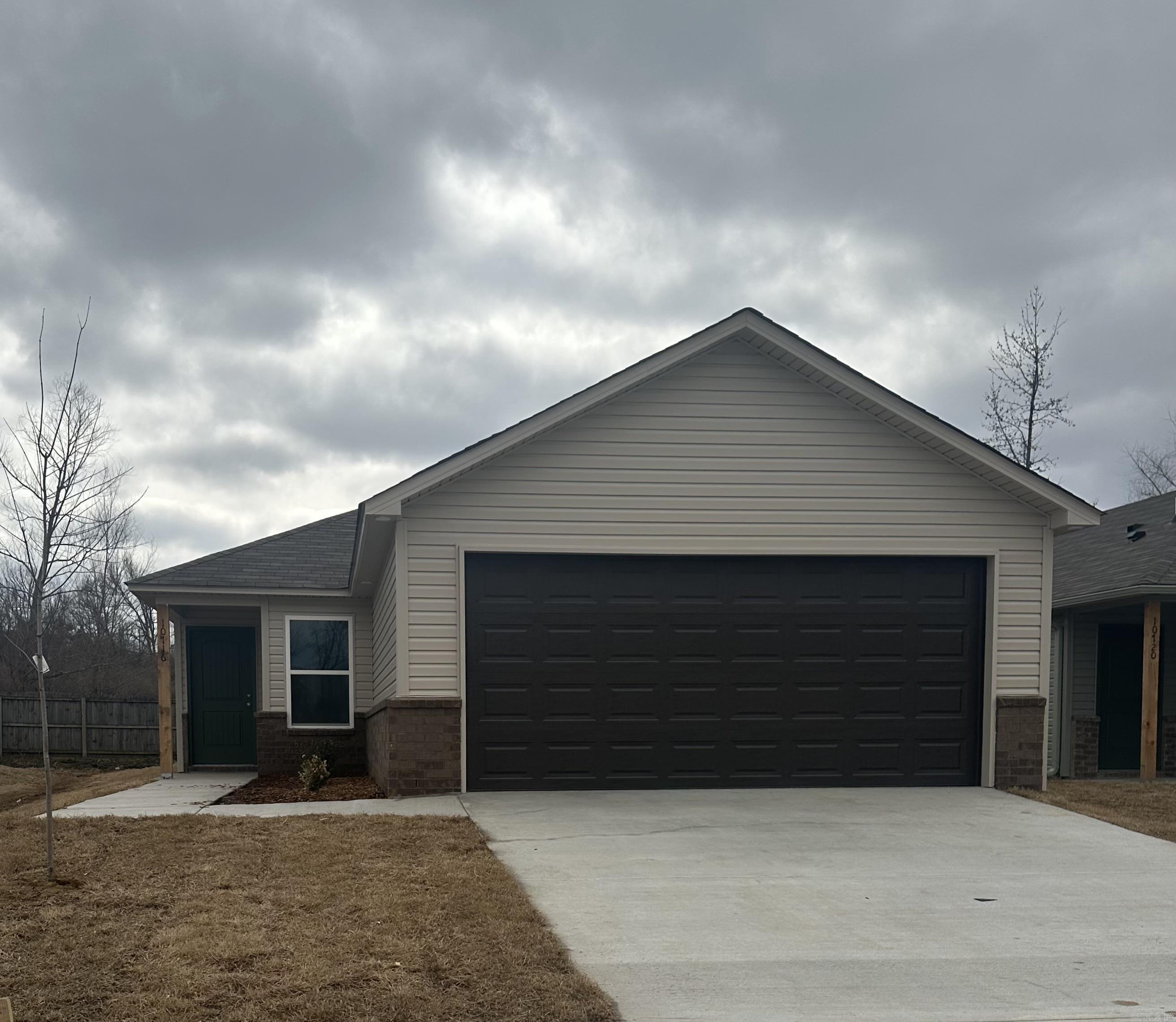 WHITE OAK CROSSING - Residential