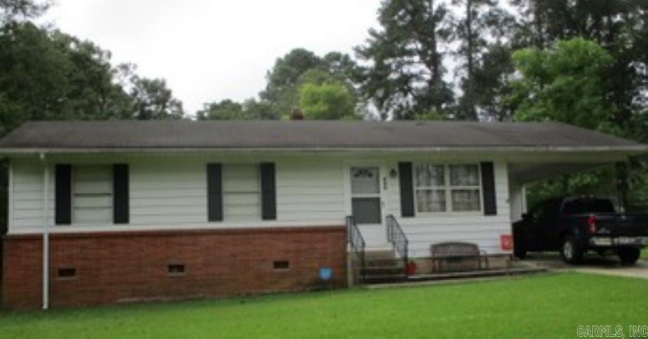 This is a very well-maintained home in a quiet neighborhood. It sits on a large lot and is needing a new owner!! Call today!