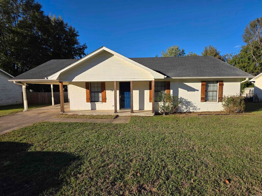 Cozy 3BD/2BA in Cabot that is waiting for you to call home. Luxury vinyl flooring throughout. Butcher block countertops in kitchen with white subway tile backsplash. Plenty if space in bedrooms. Laundry room with extra storage options. Fully fenced backyard ideal for anyone with kids or pets. This property is managed by Hoffman Team so beware of scammers - we will never ask you to Cashapp us money. The lease for this property is for 18 months to 2 years with a 3% increase after the first year. Income must be 3x the amount of rent. Deposit, first month’s rent, and the $50 administration fee due before move in. This property does not accept section 8.