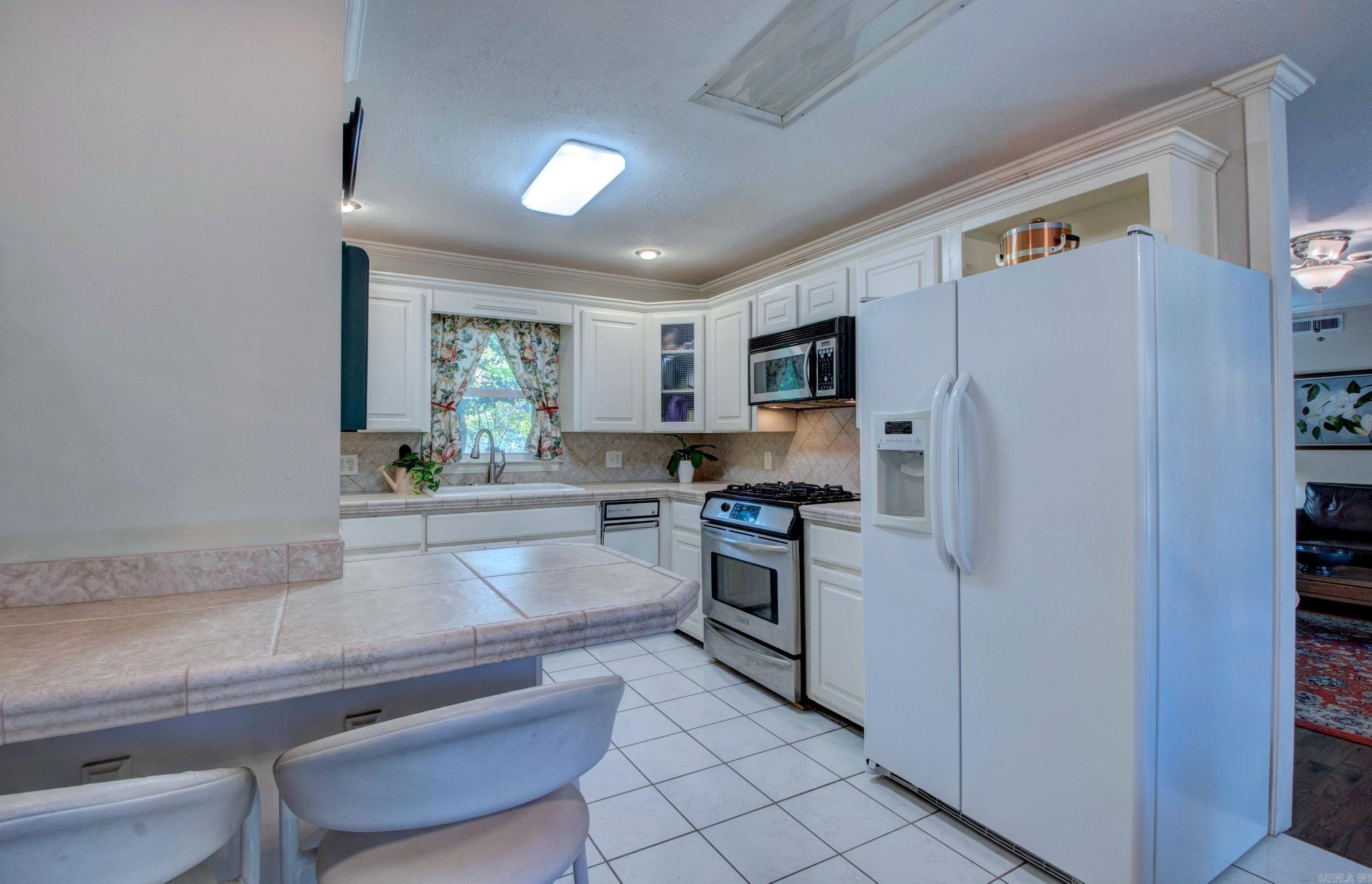 KINGWOOD PLACE - Residential