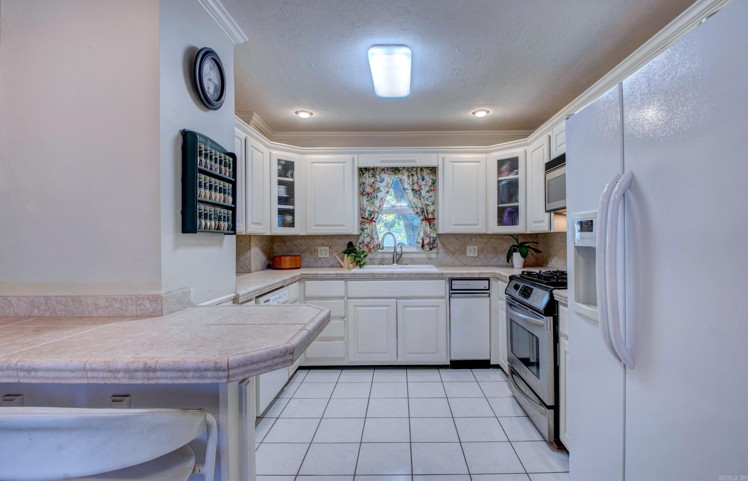 KINGWOOD PLACE - Residential