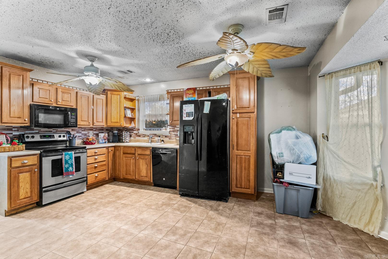 CRYSTAL VALLEY MANOR - Residential