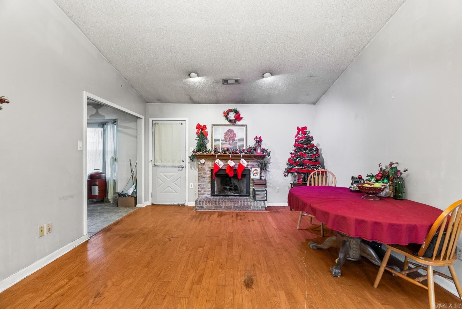 CRYSTAL VALLEY MANOR - Residential