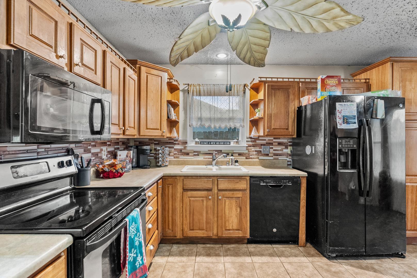 CRYSTAL VALLEY MANOR - Residential