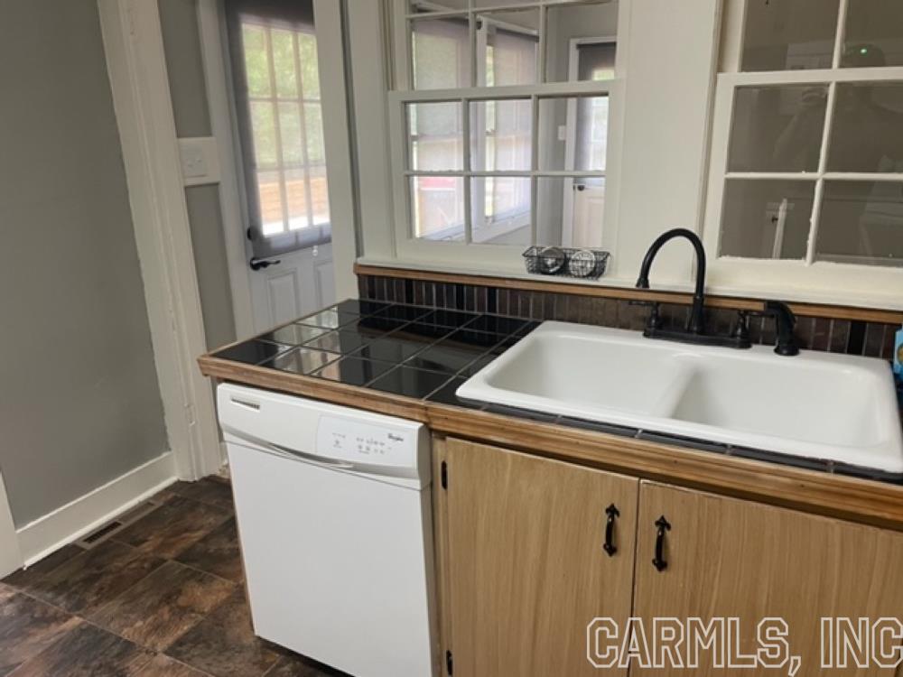 MAXFIELD WEST - Residential