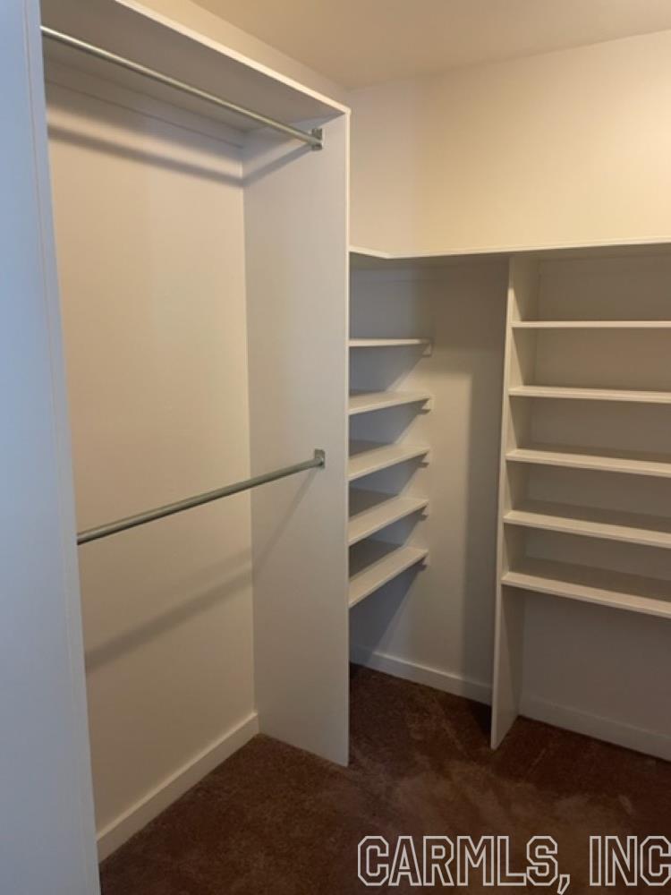 MAXFIELD WEST - Residential