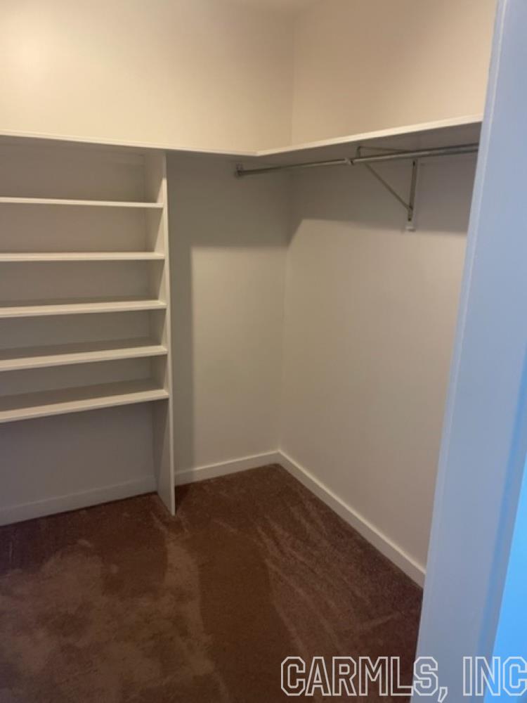 MAXFIELD WEST - Residential