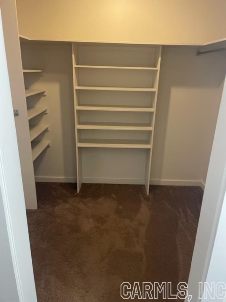 MAXFIELD WEST - Residential