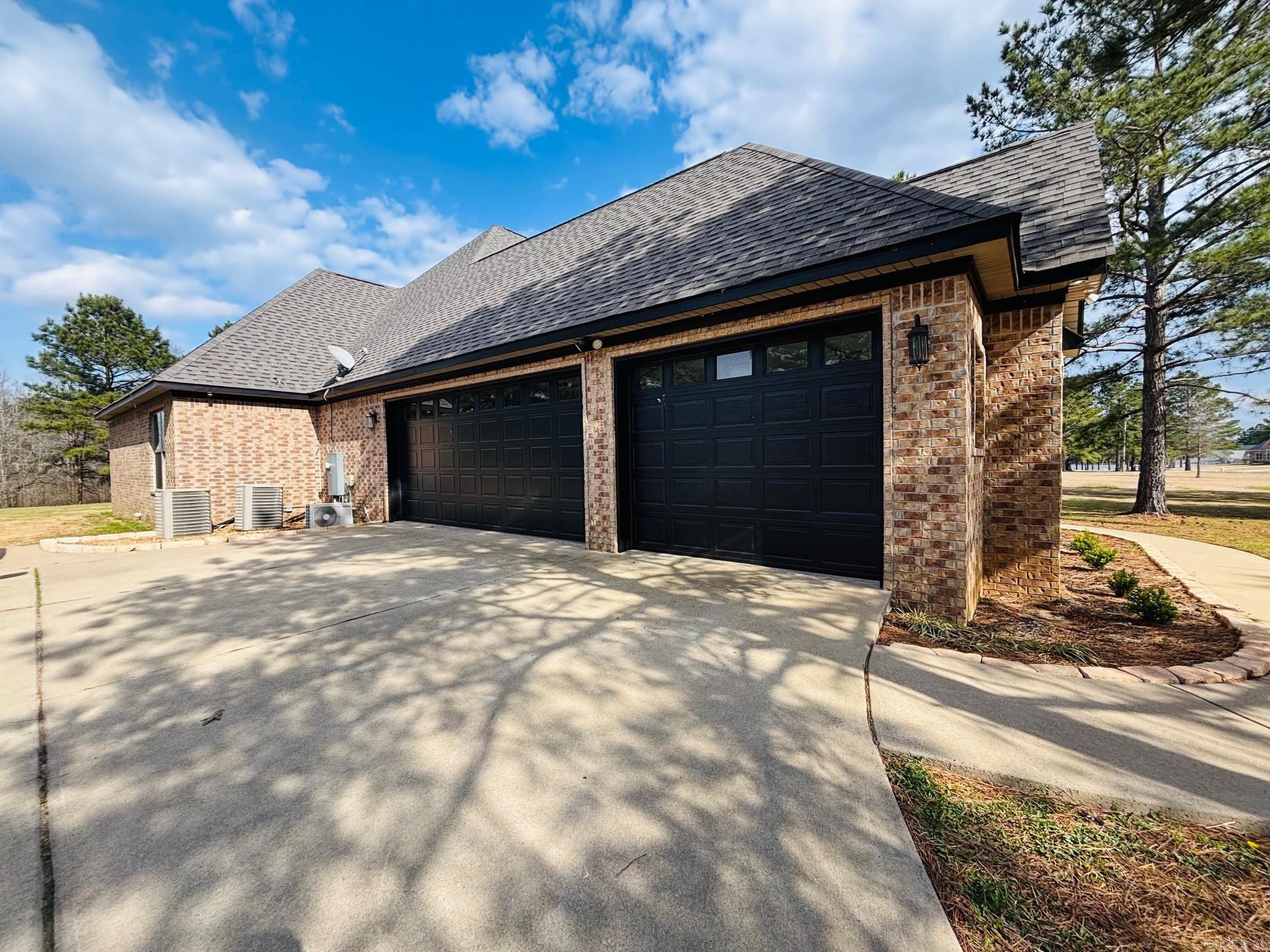 PLEASANT LAKE ESTATES - Residential