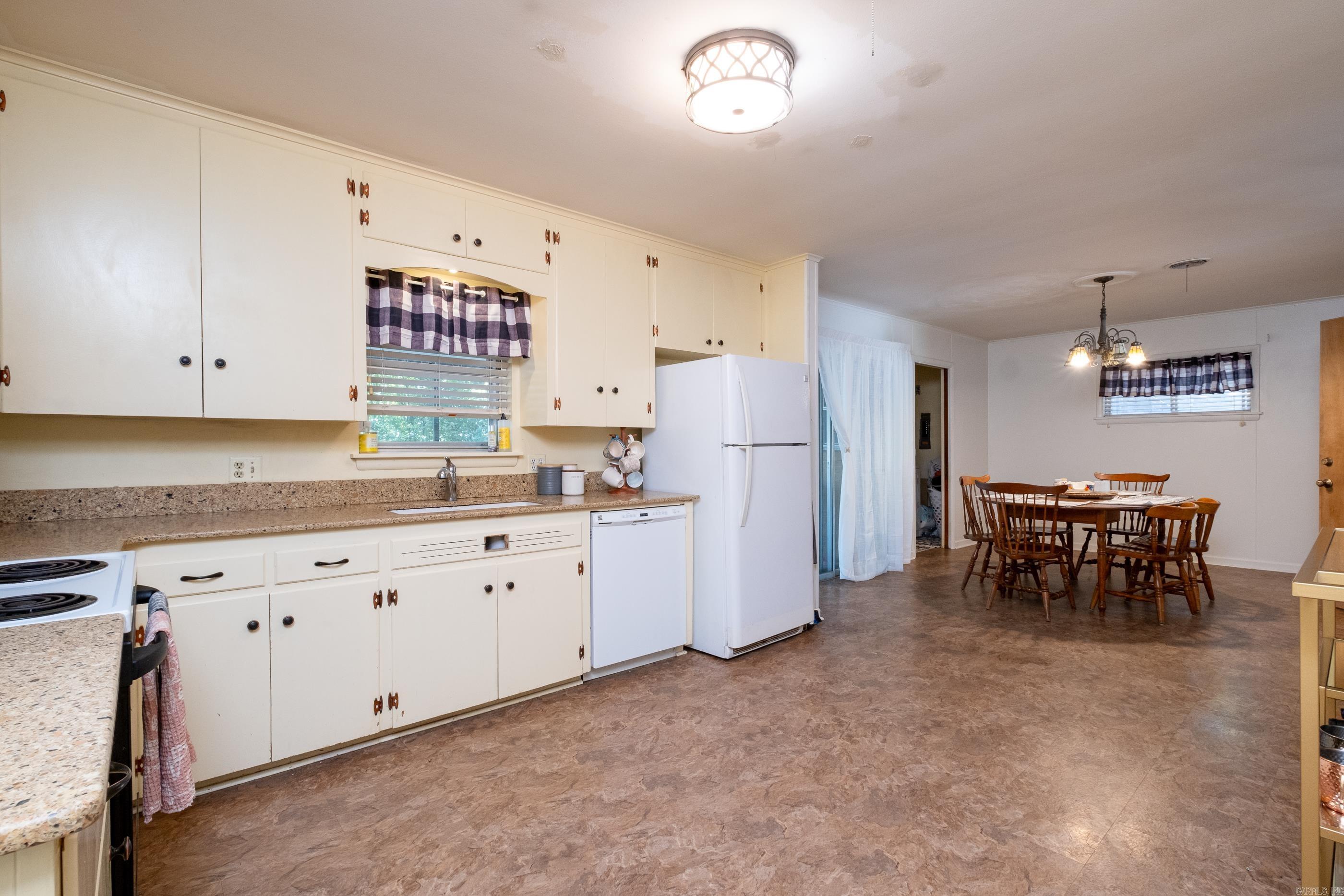 RIDGECREST MANOR - Residential