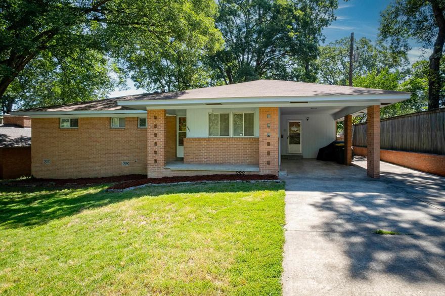 You will love this great, well maintained home. Three bedrooms and 2 bath, with a comfortable den/family room and a dreamy screened in porch. Original hardwoods throughout with a tiled eat in kitchen and connecting laundry room. Fantastic location in the heart of Mid-town.  Come and see. Agents see remarks.