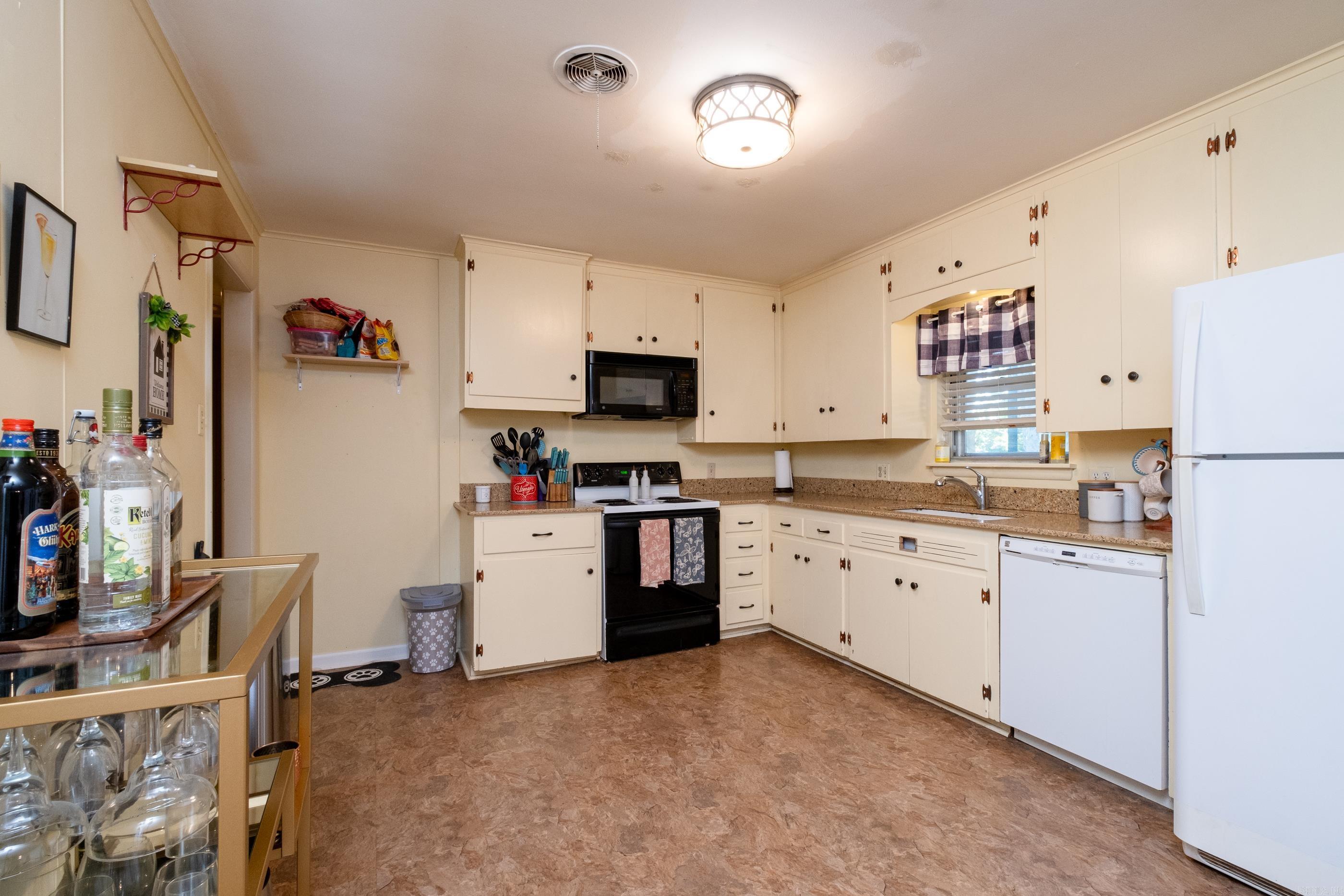 RIDGECREST MANOR - Residential