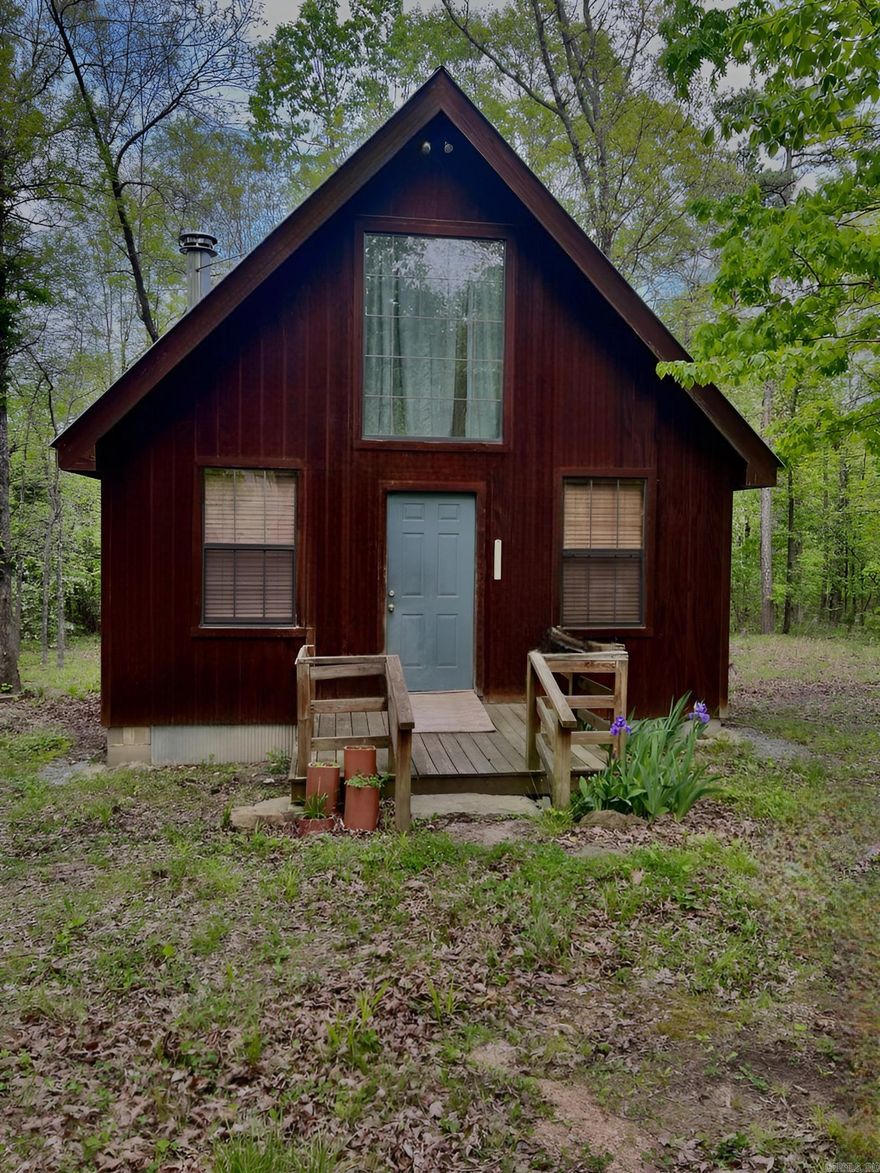 Want your slice heaven right here in the Ozarks?  119 Venus Drive in Oxley is a one bedroom one bath cabin with water, septic and electricity sitting on 5 wooded acres. Make this home loved again! Move in and decorate! Looking for that hunting spot? Look no more! This property is priced to sell!