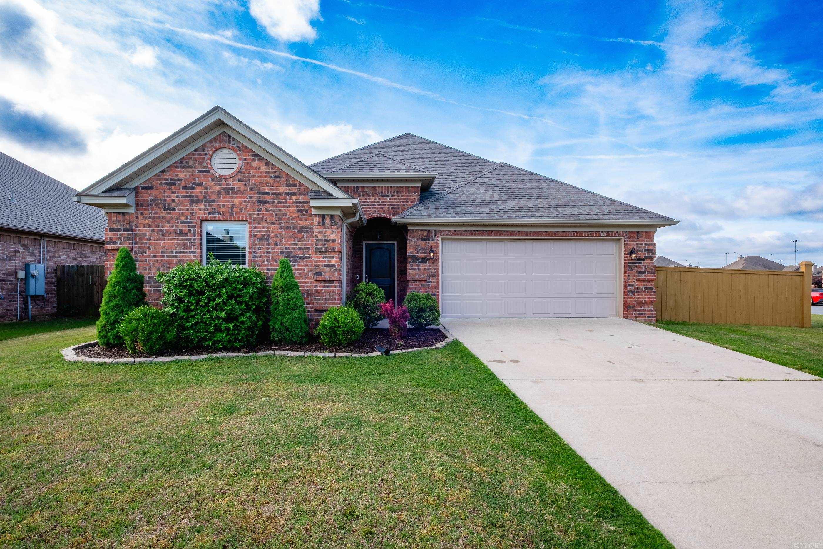Welcome to beautiful 109 Zurie Circle in Maumelle—a move-in-ready, one-level home featuring a desirable split floor plan. The open-concept kitchen, dining, and living area offers a breakfast bar, granite countertops, and a spacious layout perfect for everyday living and entertaining. Enjoy new luxury vinyl plank flooring throughout the main areas and a well-maintained flat backyard with a freshly painted/sealed privacy fence. The roof, gutters, and downspouts are new! Located in a prime spot close to everything Maumelle offers, including pools, gyms, and golf courses, this home truly has it all!