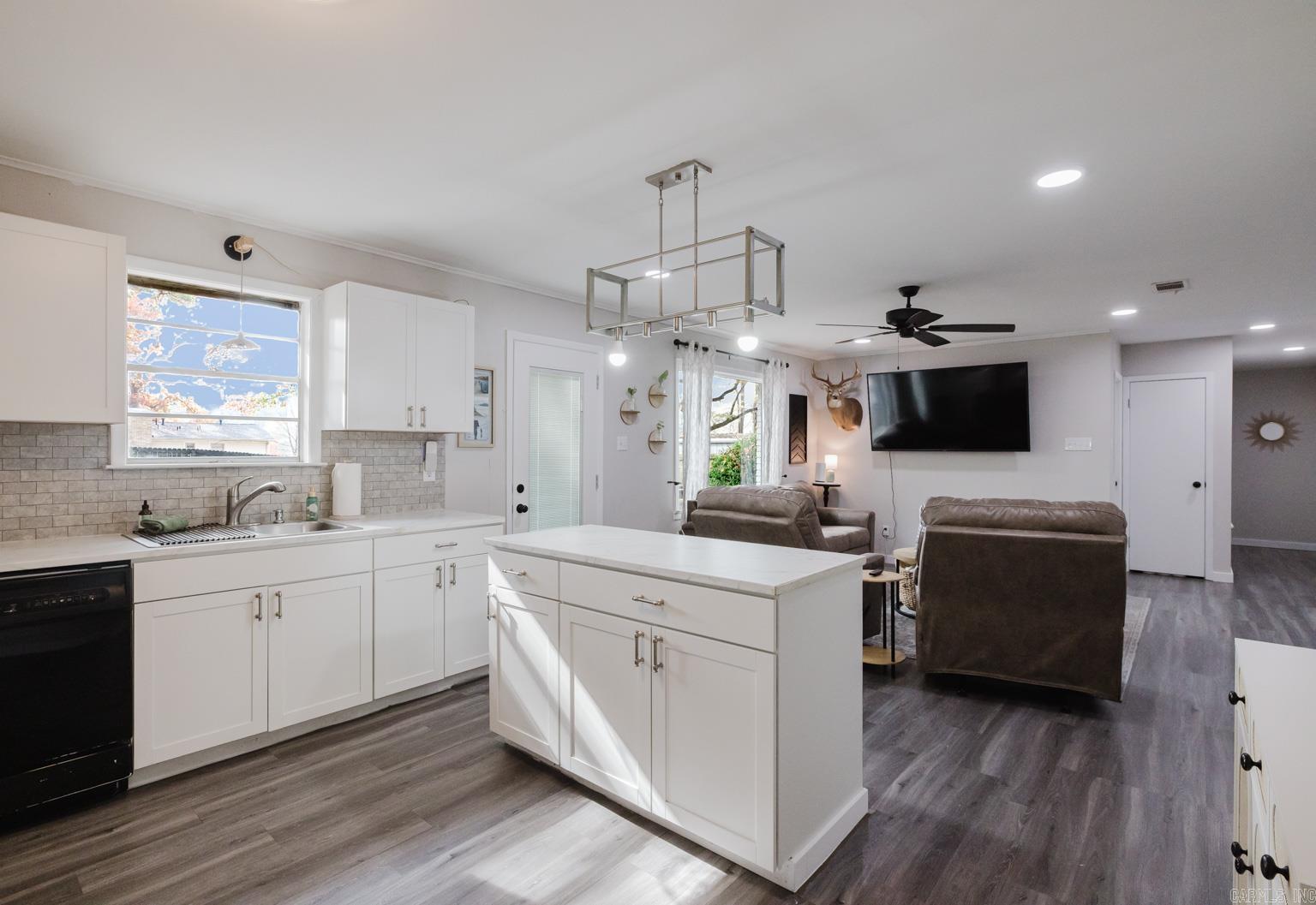 BLOOMFIELD HILLS - Residential