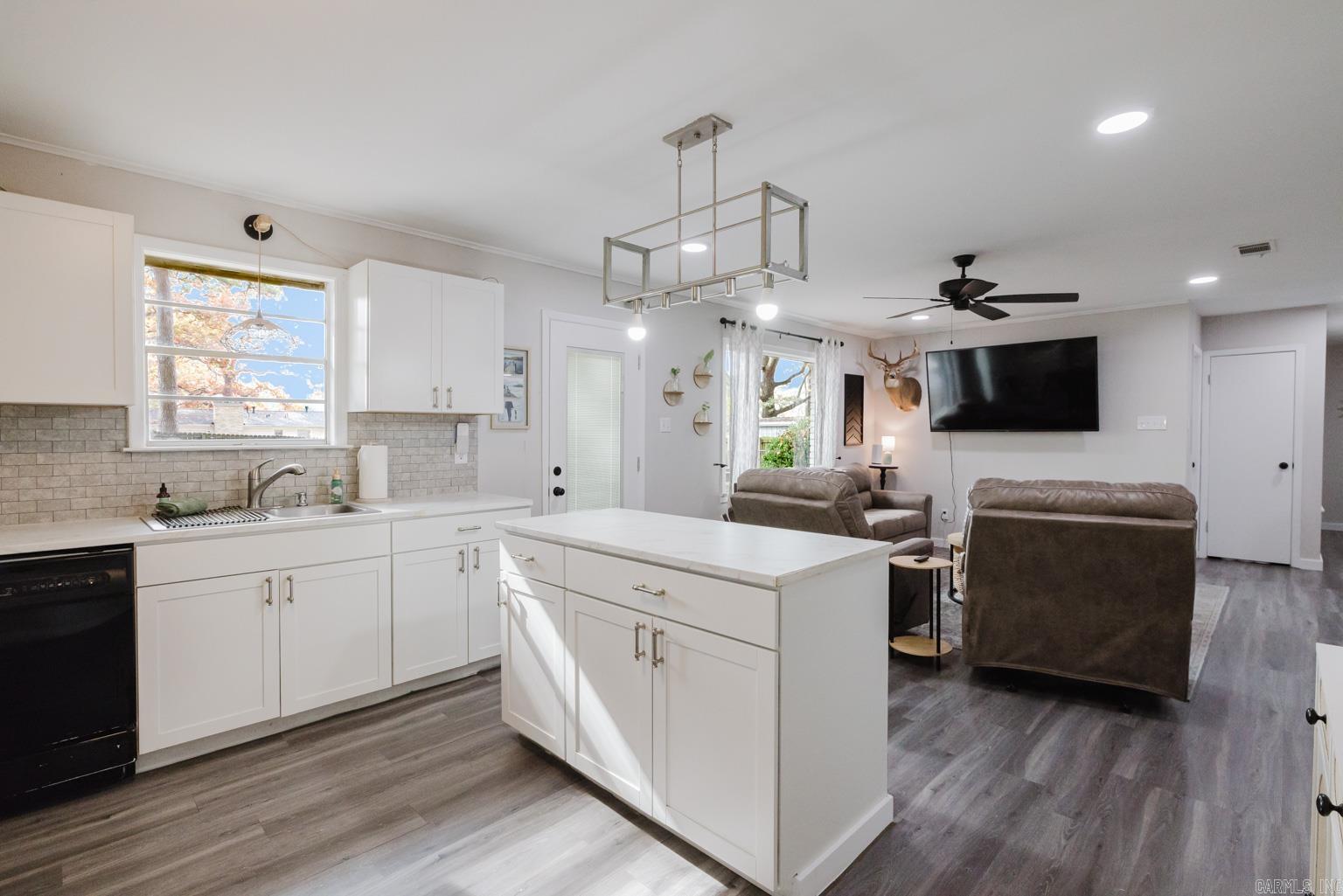 BLOOMFIELD HILLS - Residential