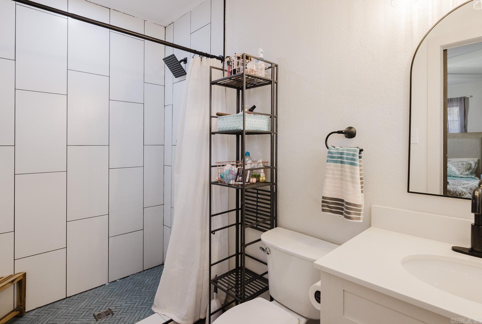 BLOOMFIELD HILLS - Residential