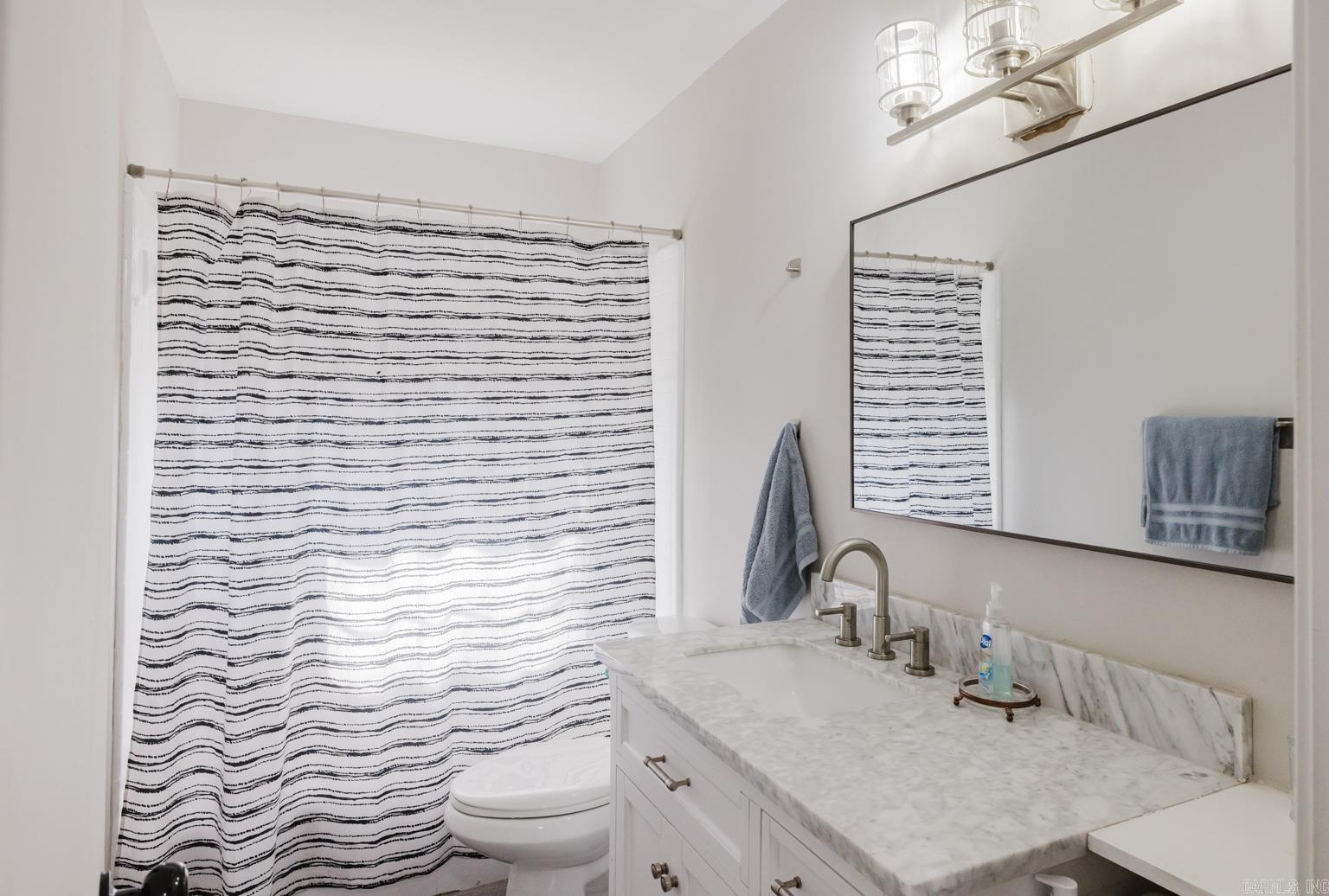 BLOOMFIELD HILLS - Residential