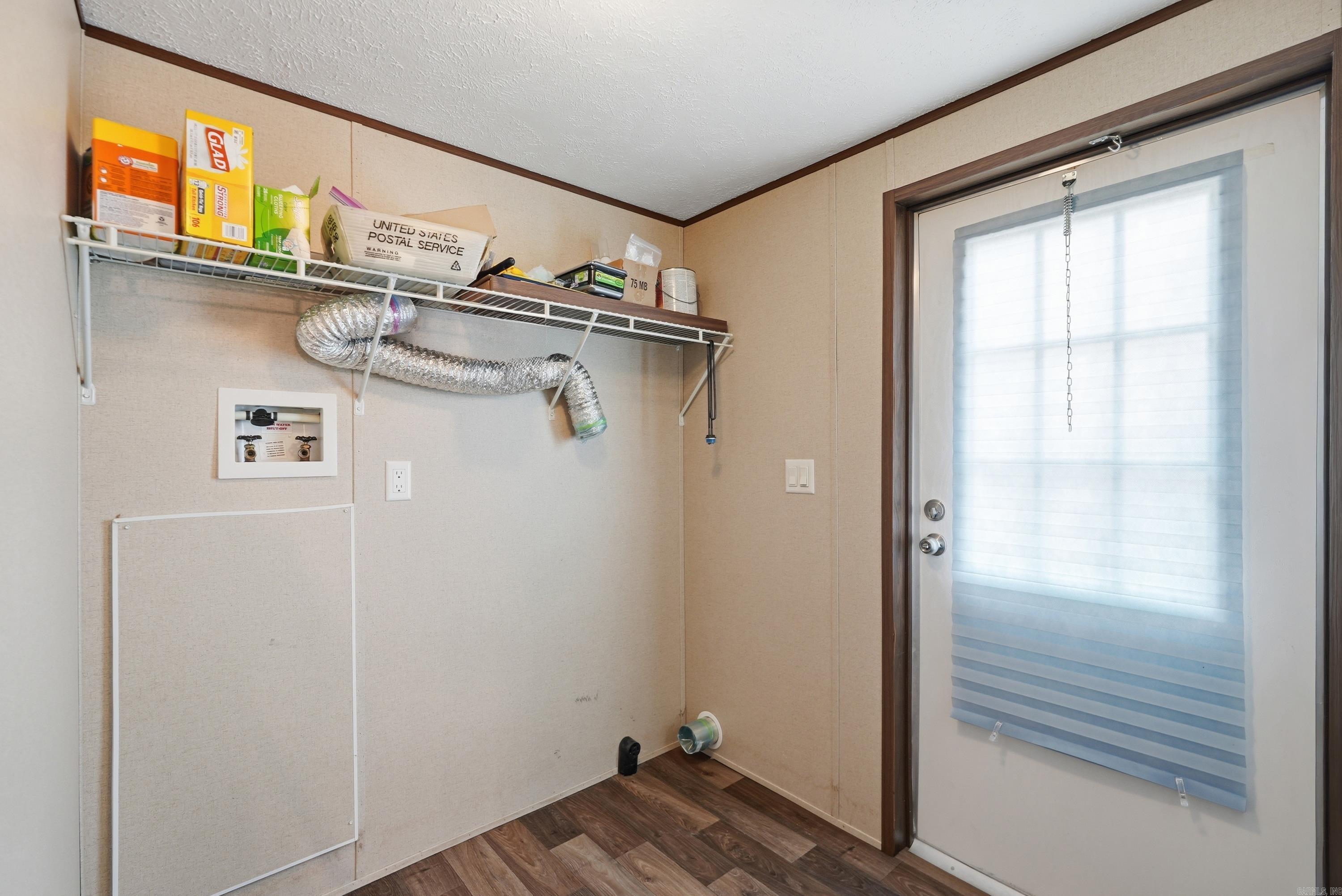 HOLLAND HILLS - Residential