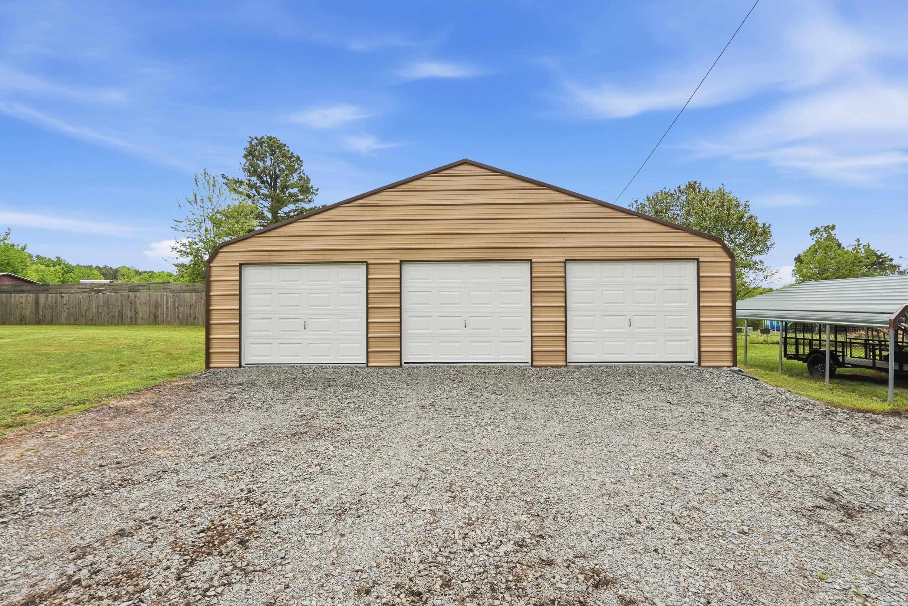 HOLLAND HILLS - Residential