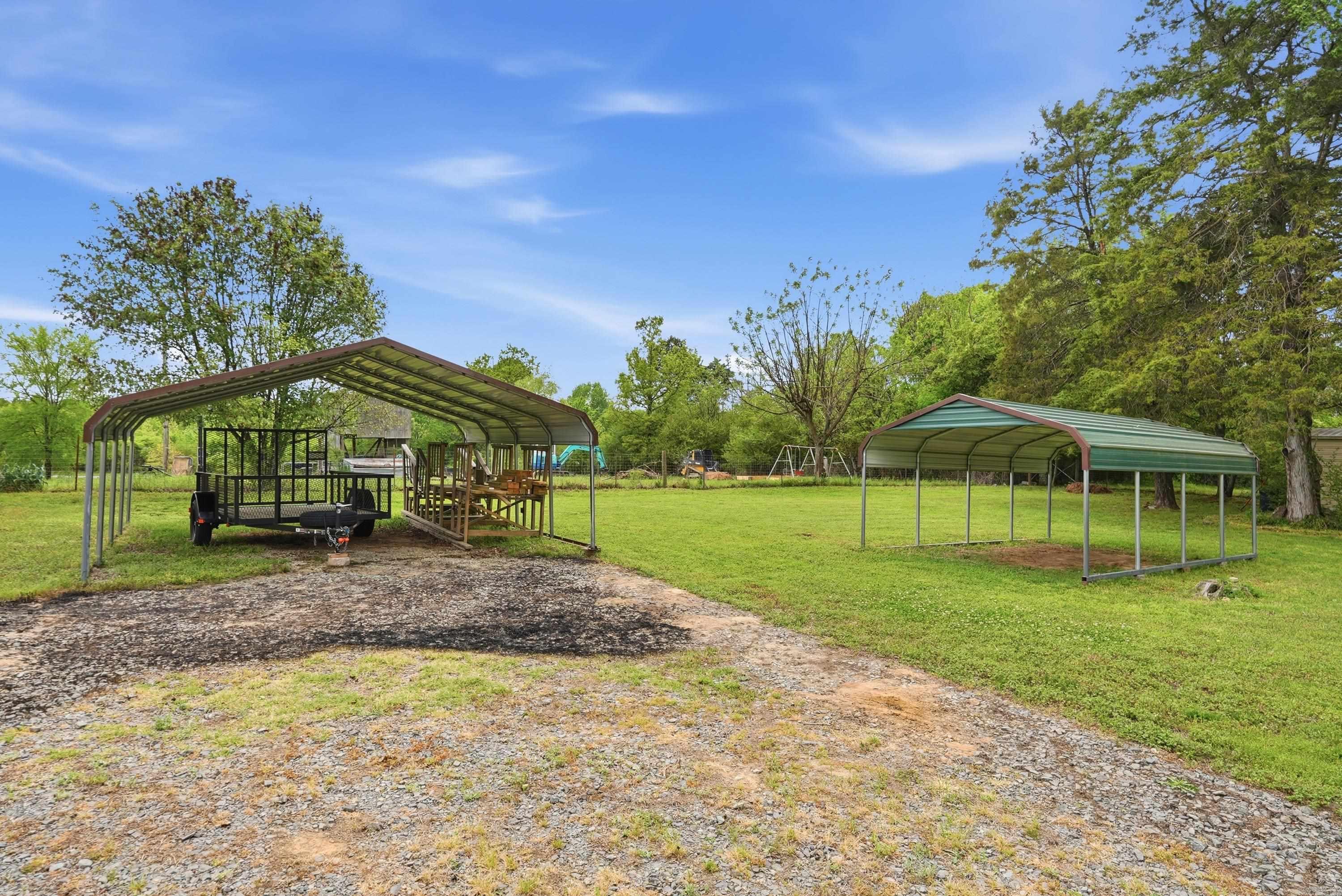 HOLLAND HILLS - Residential