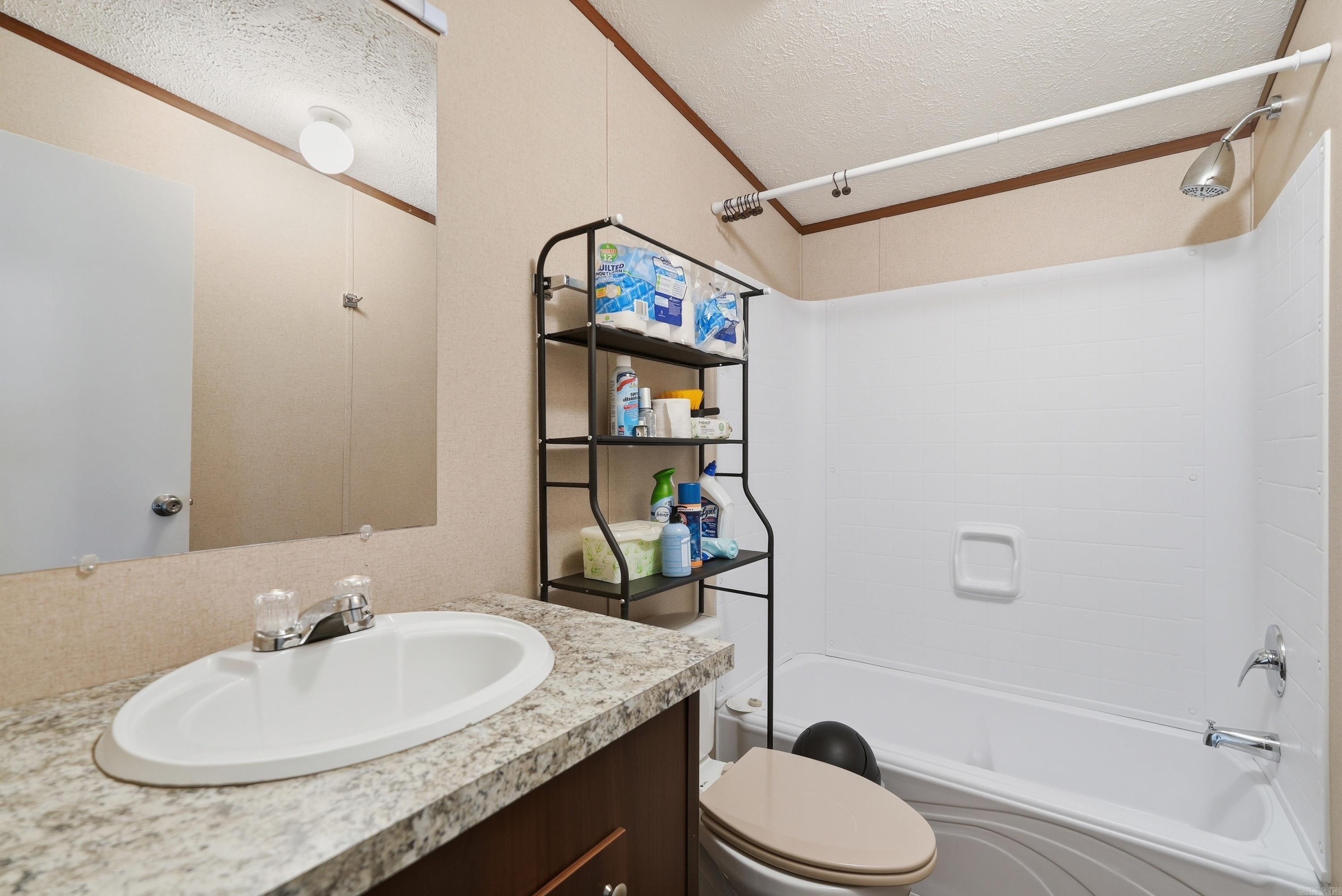 HOLLAND HILLS - Residential