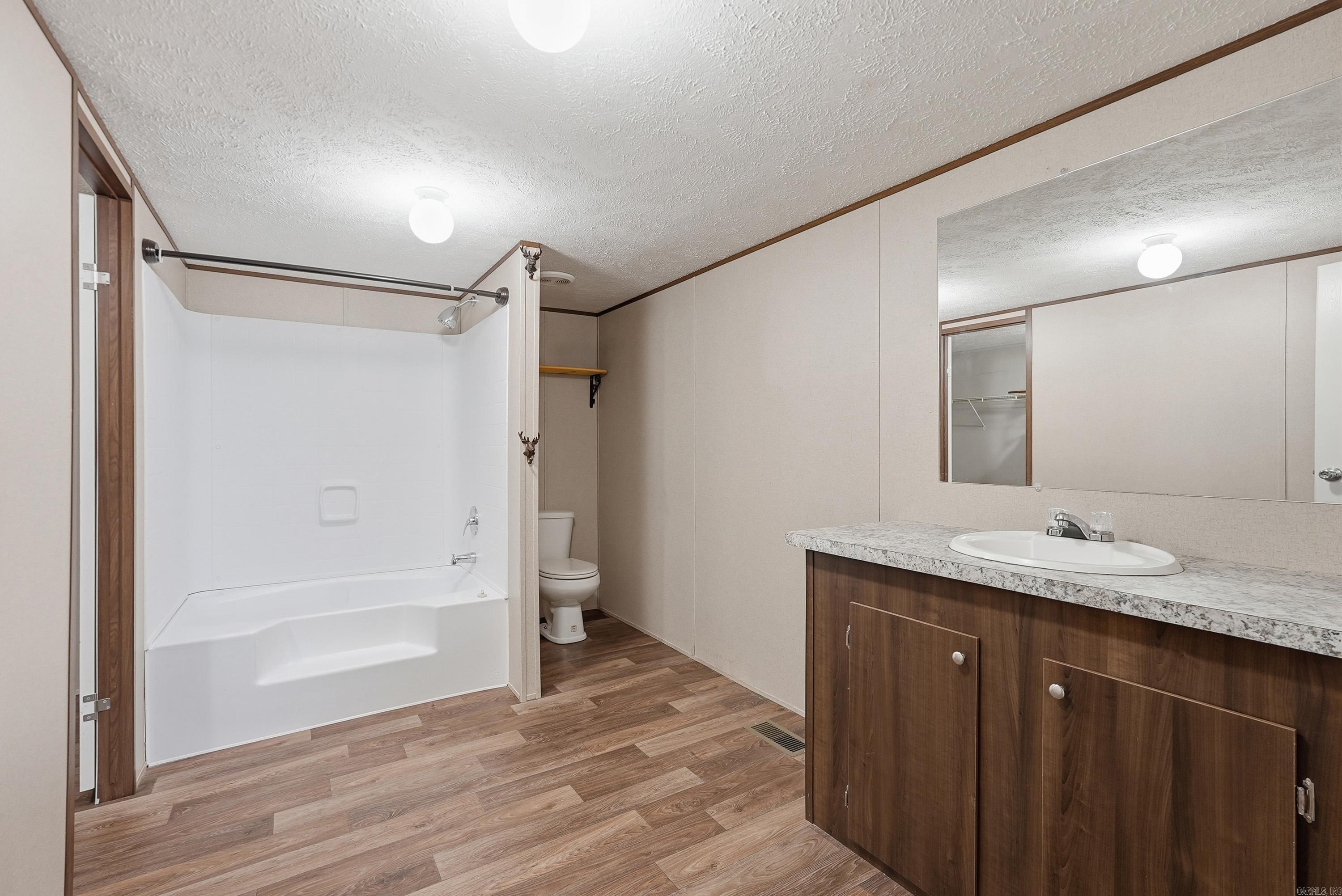 HOLLAND HILLS - Residential