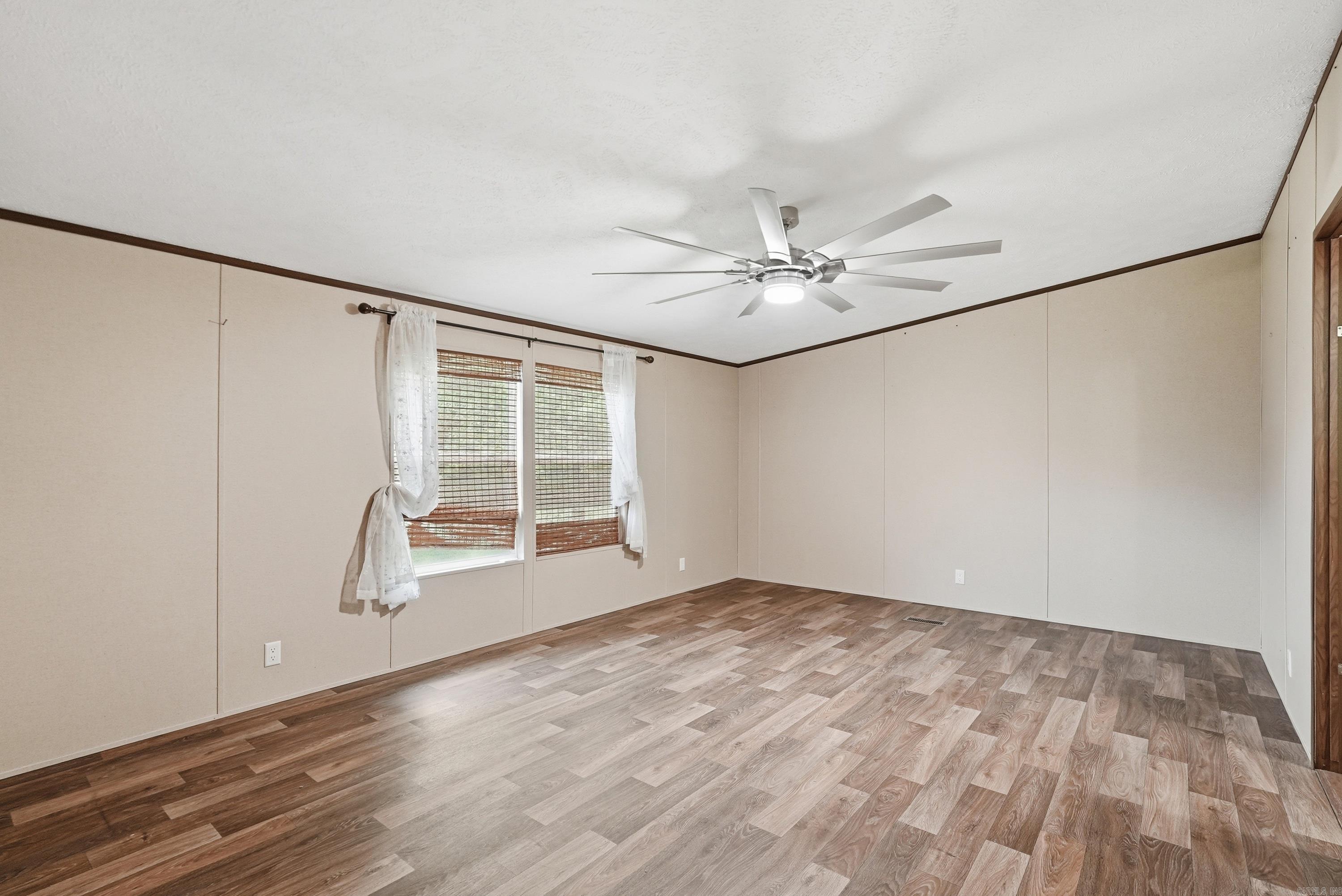 HOLLAND HILLS - Residential