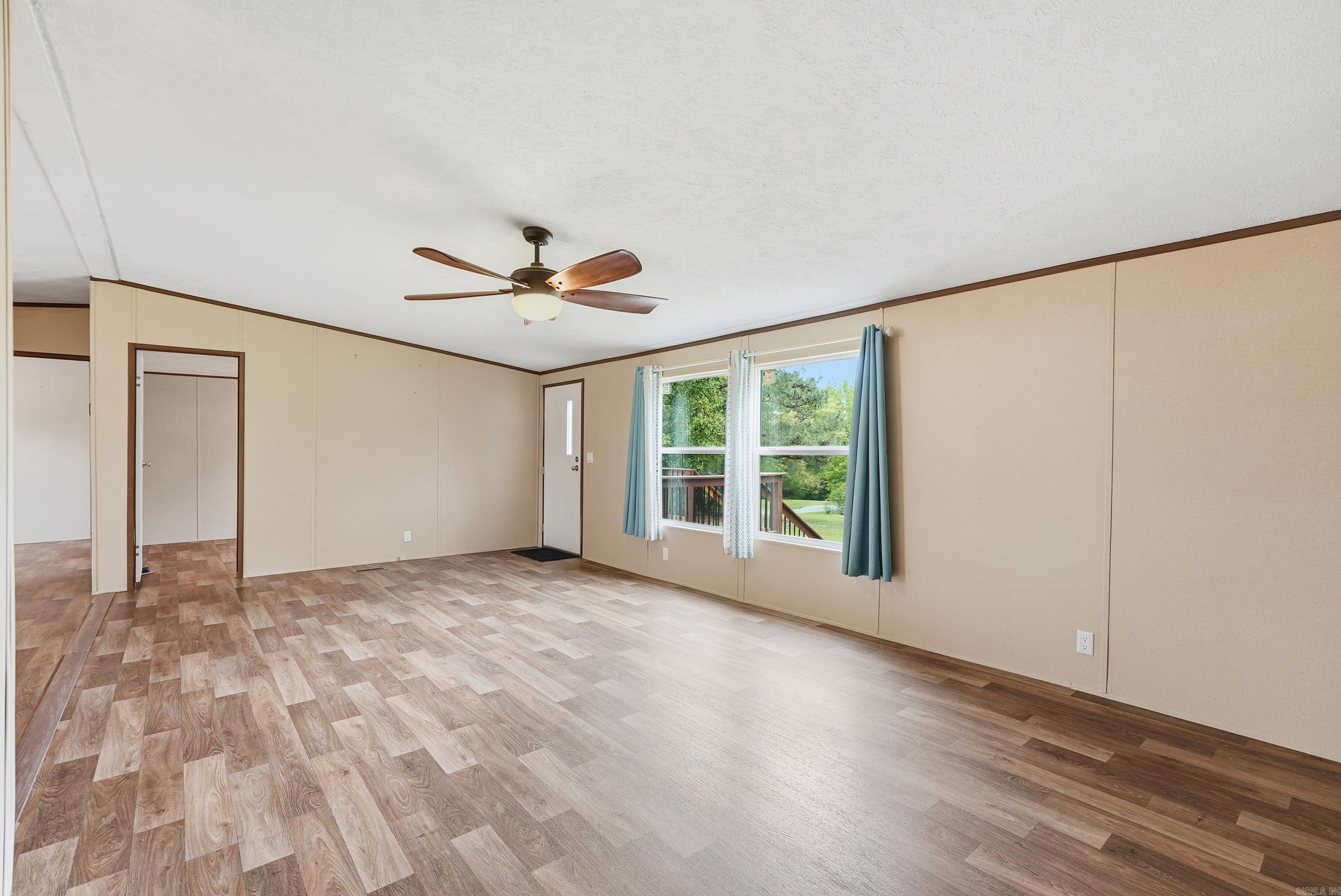 HOLLAND HILLS - Residential