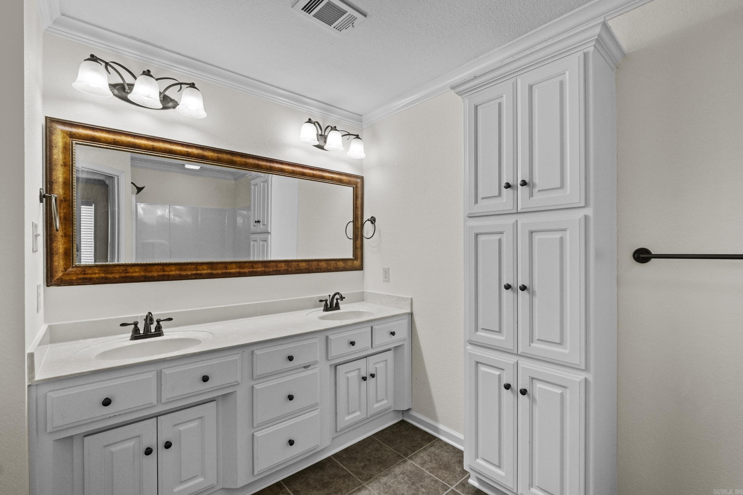 CROSS CREEK - Residential