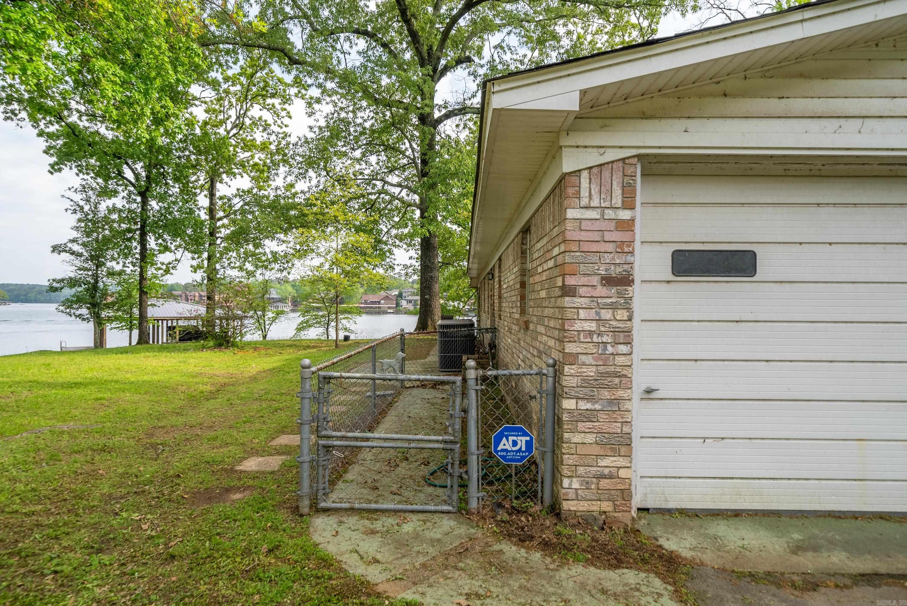 ARZELLA ACRES - Residential