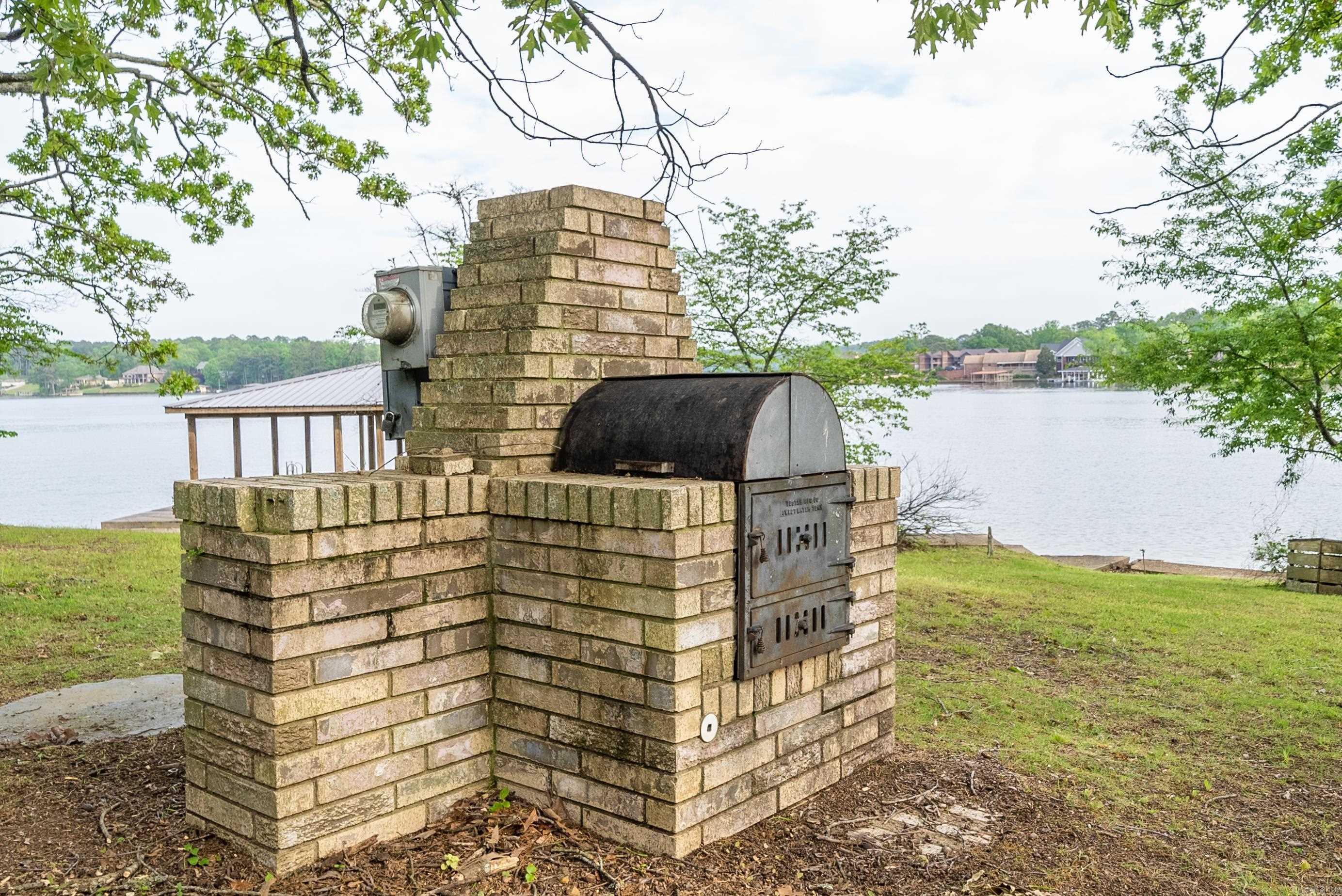 ARZELLA ACRES - Residential