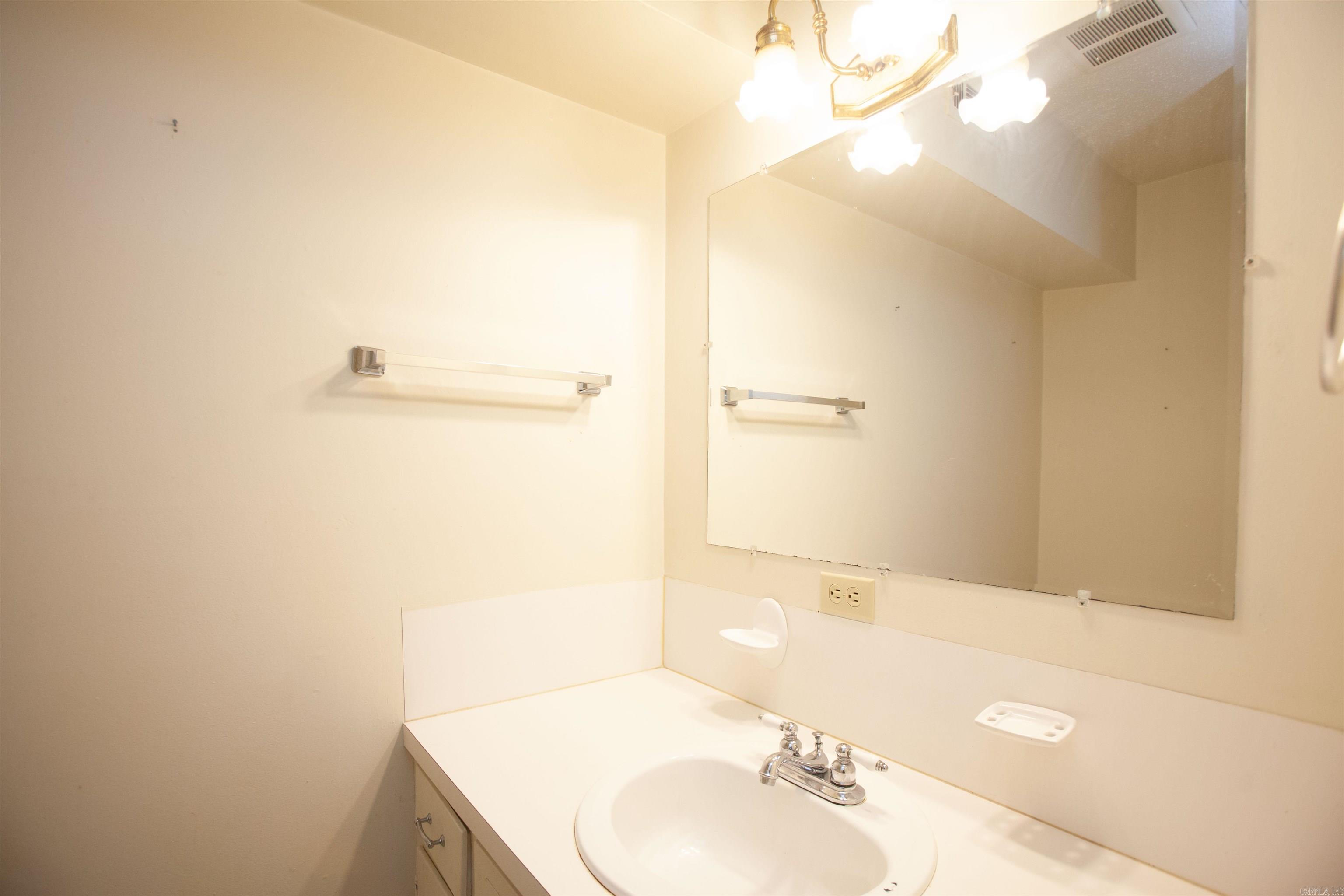 BELWOOD ADDN - Residential Lease