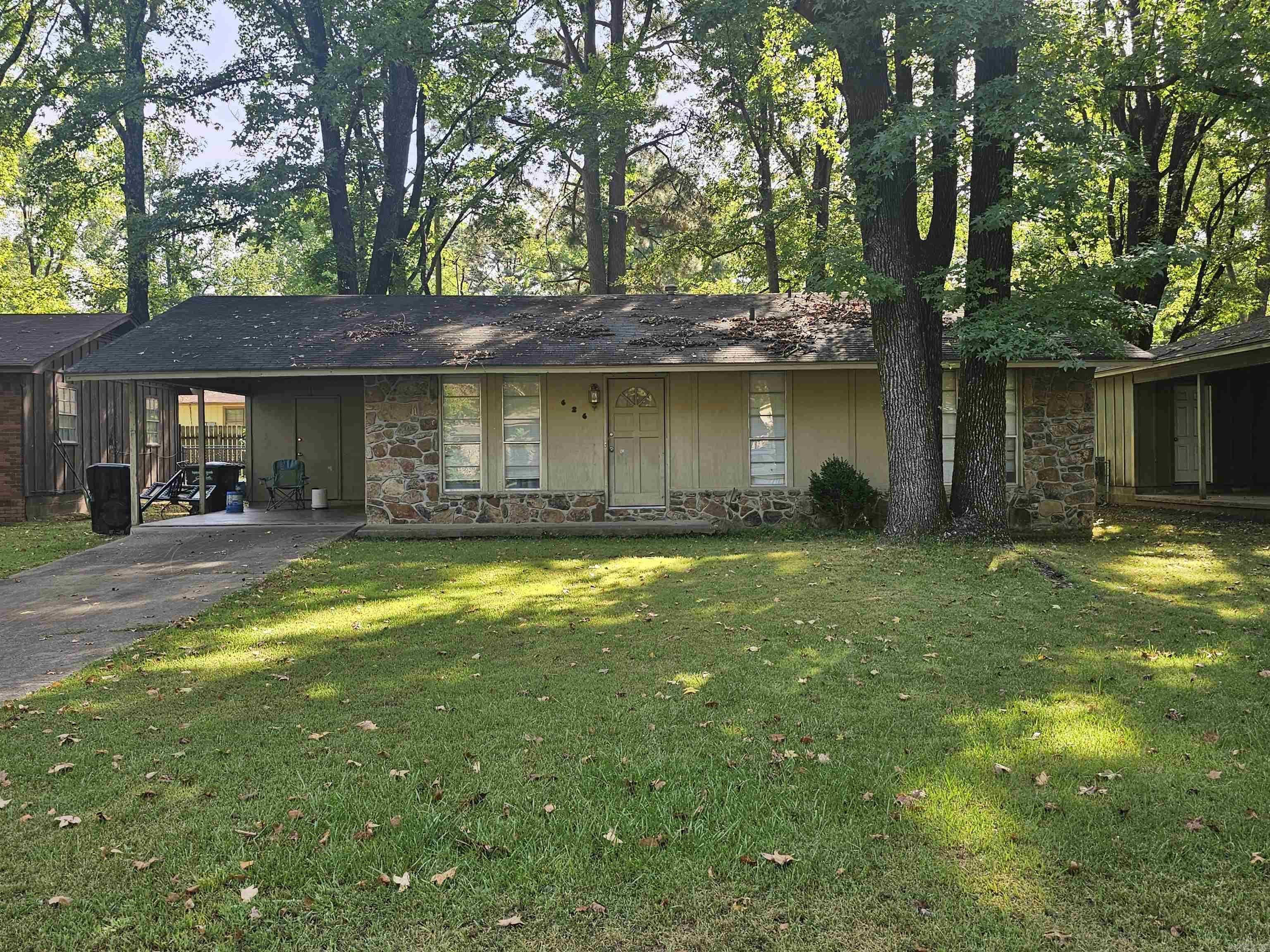 This is a great investment property to add to your portfolio at a great price and/or this would be a great home for a first time homeowner to make his/hers own. No Sellers Property Disclosure will be provided.