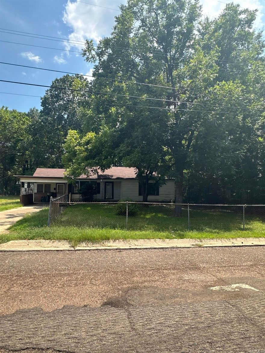 The property is an investors dream . This property has plenty of square footage and located two minutes from downtown Magnolia.