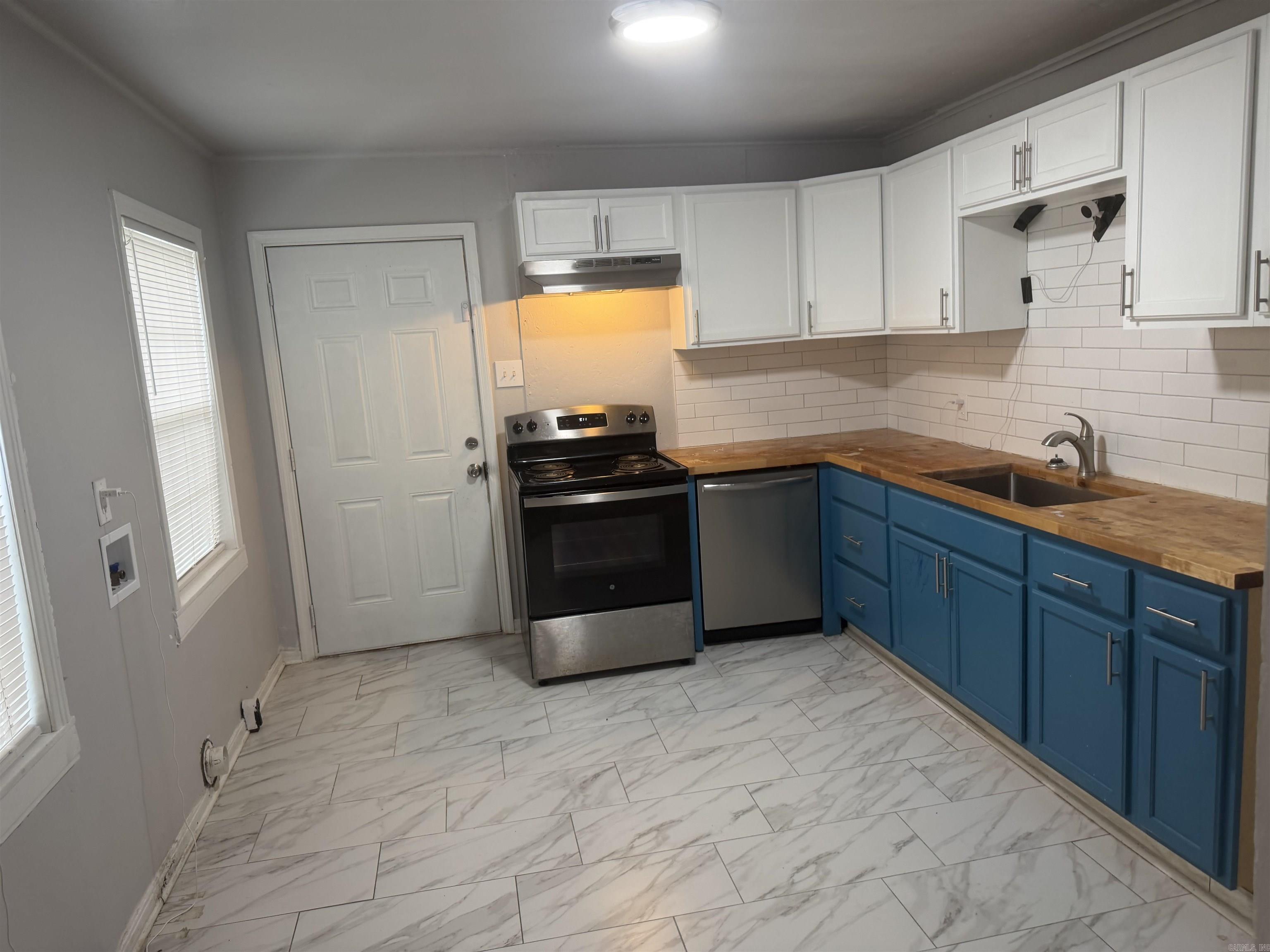AUSTIN & TAYLOR ADDITION - Residential