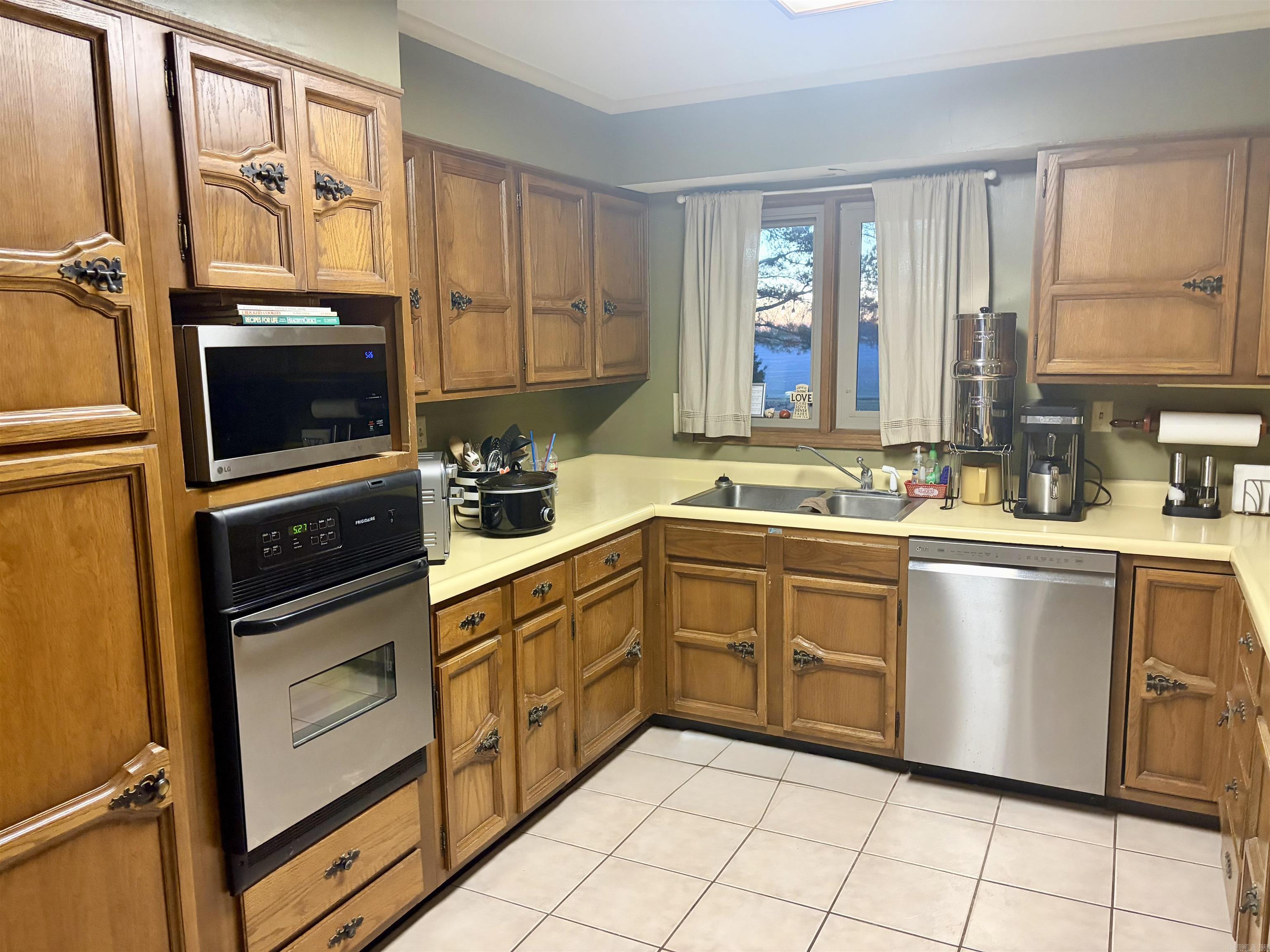 HICKORY RIDGE - Residential