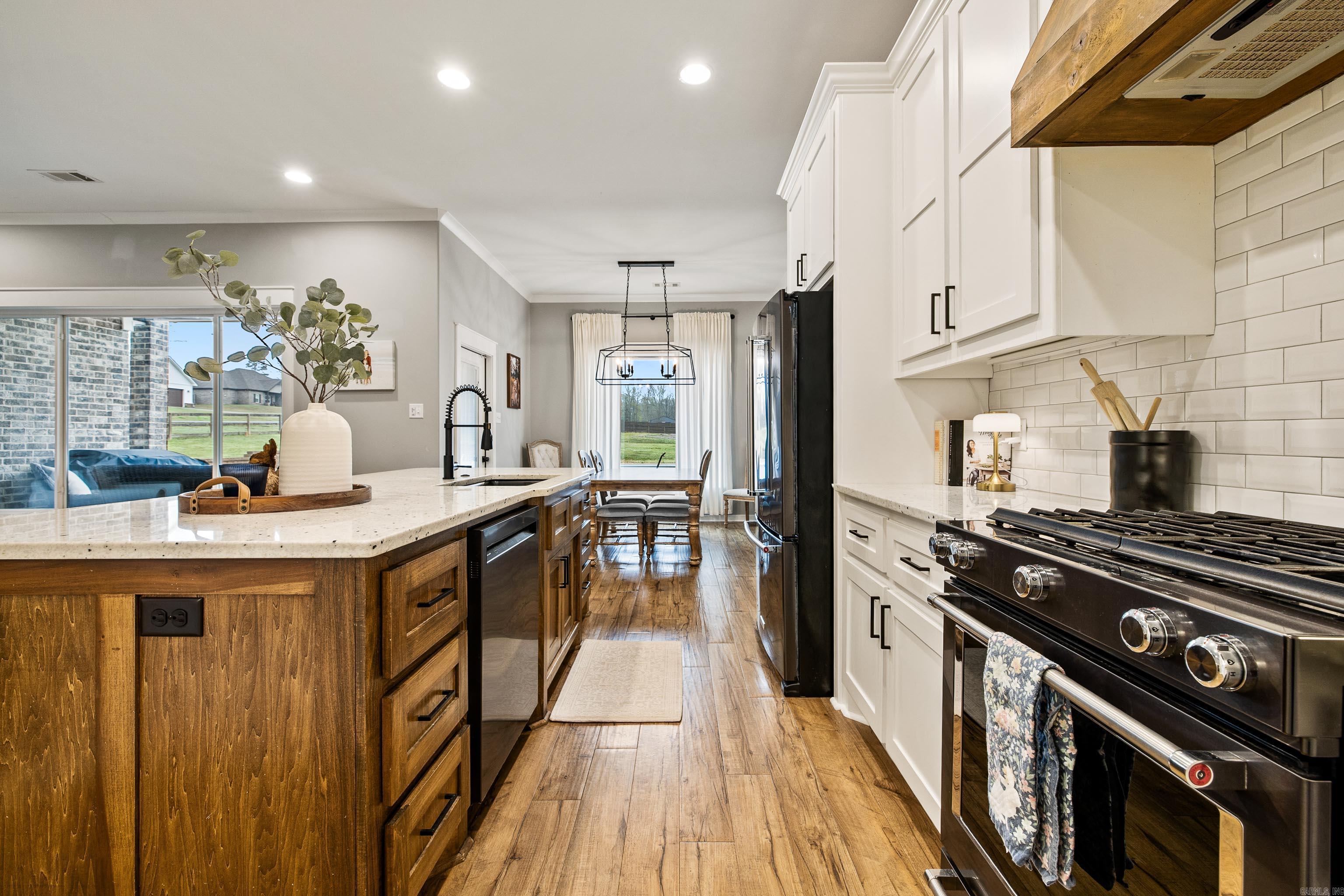 SPRINGDALE MANOR - Residential