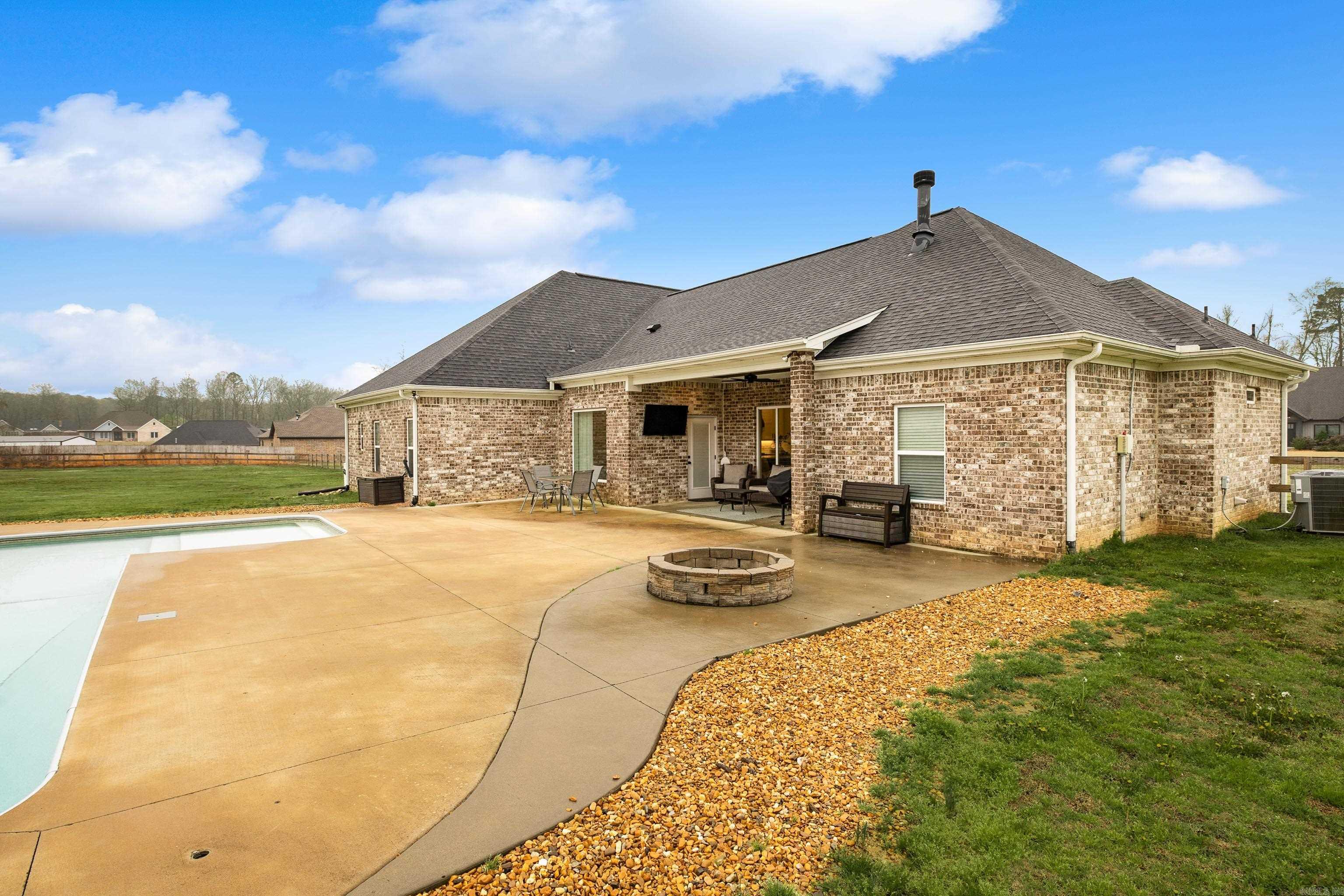 SPRINGDALE MANOR - Residential