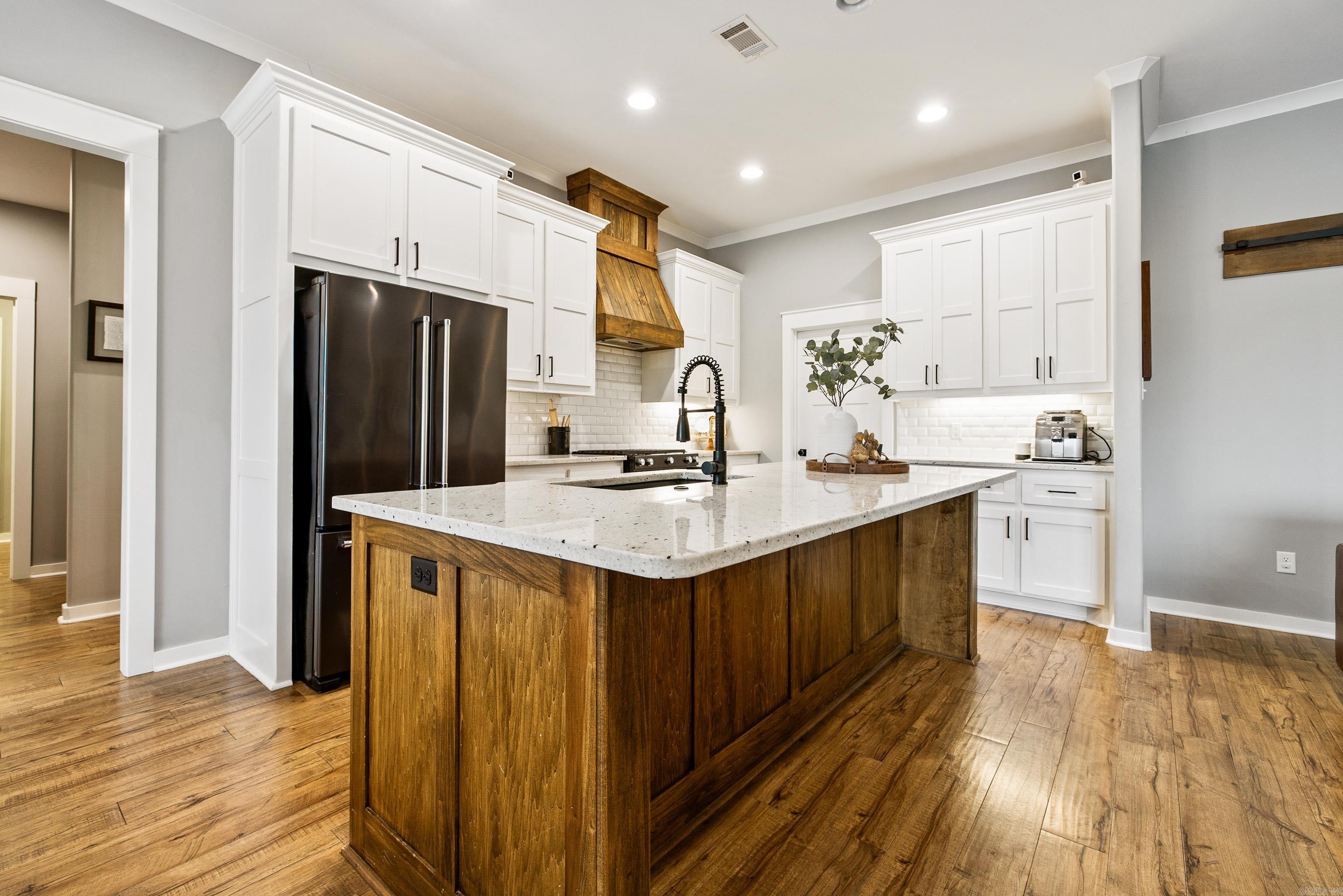 SPRINGDALE MANOR - Residential