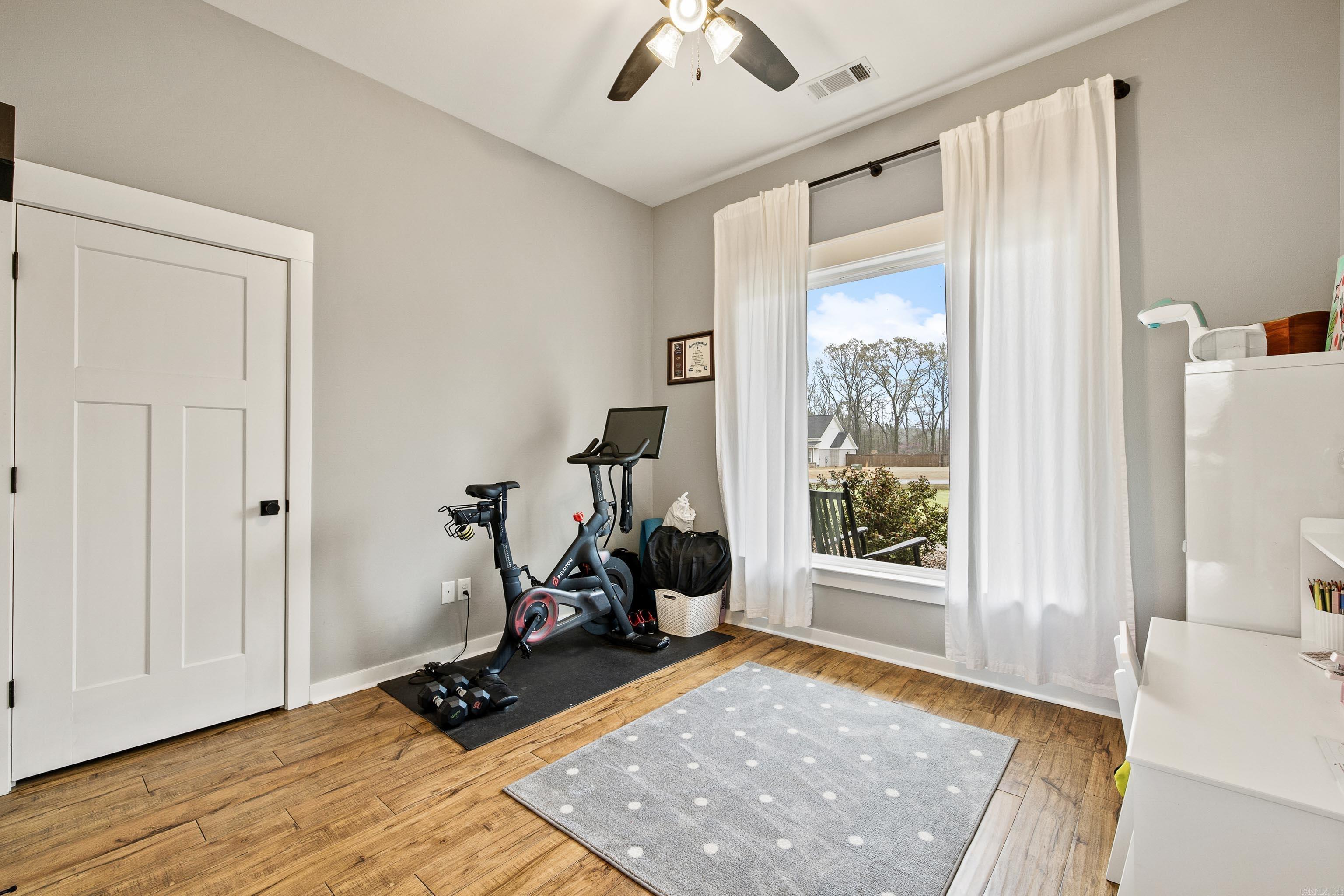 SPRINGDALE MANOR - Residential