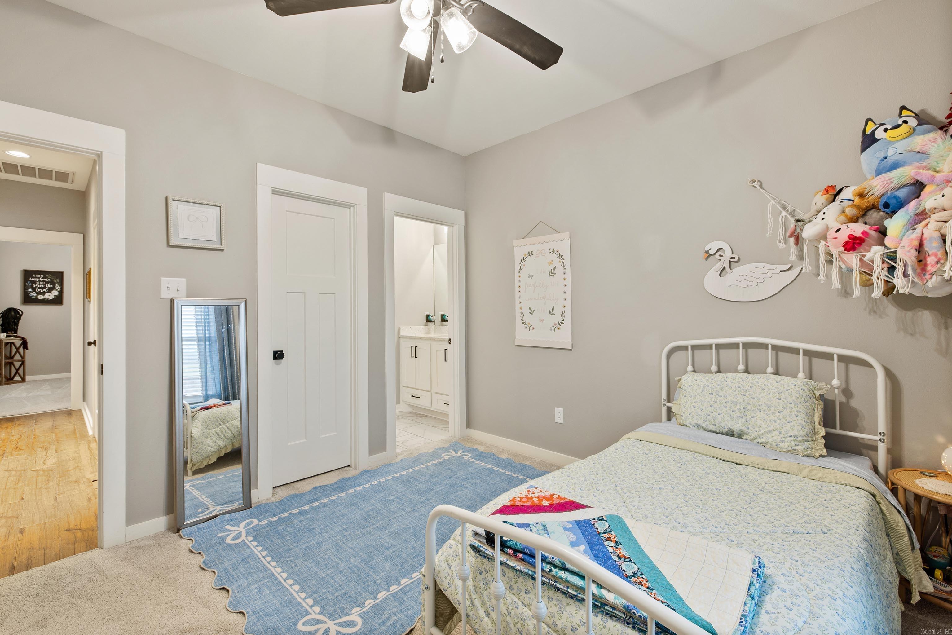 SPRINGDALE MANOR - Residential