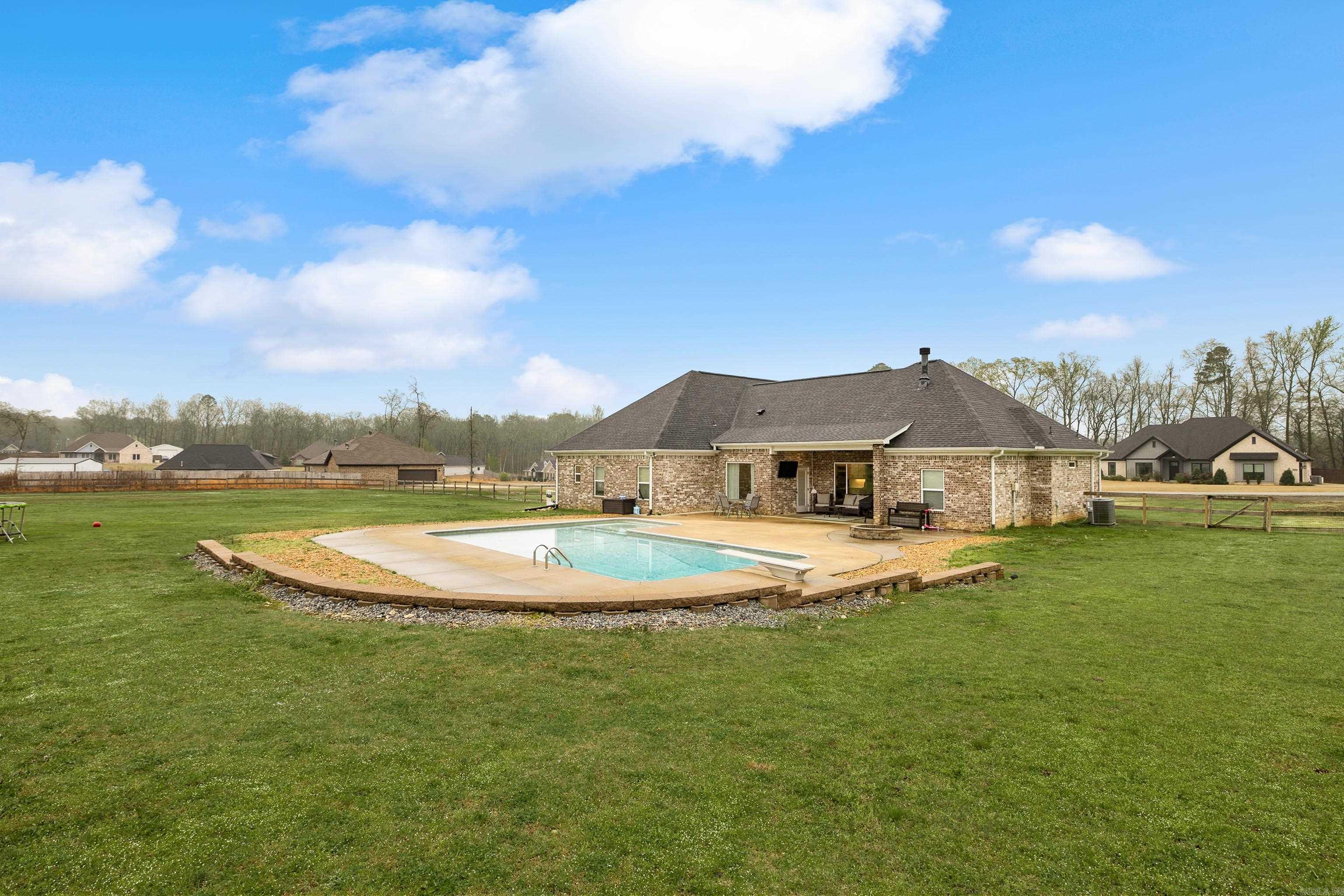 SPRINGDALE MANOR - Residential