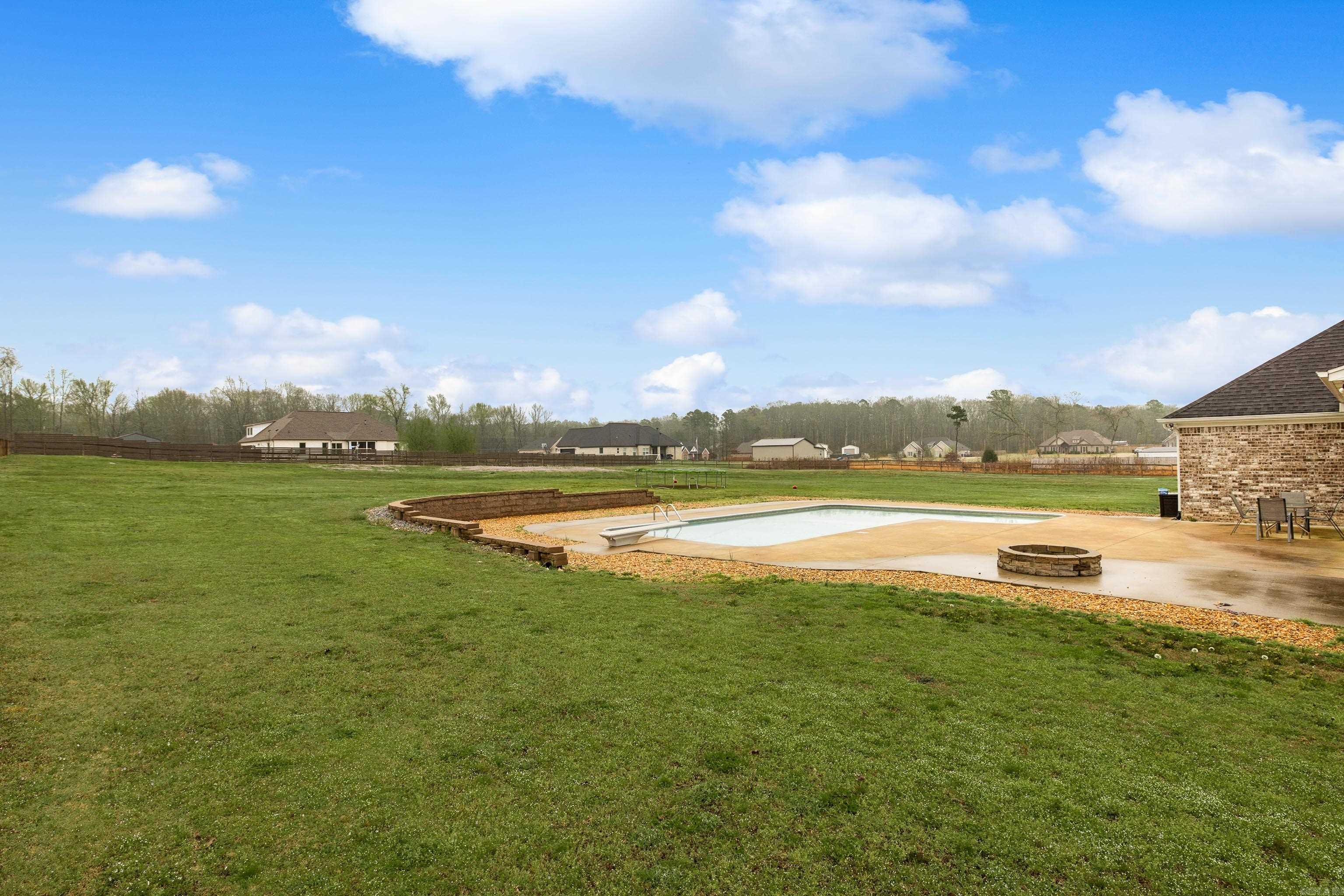 SPRINGDALE MANOR - Residential