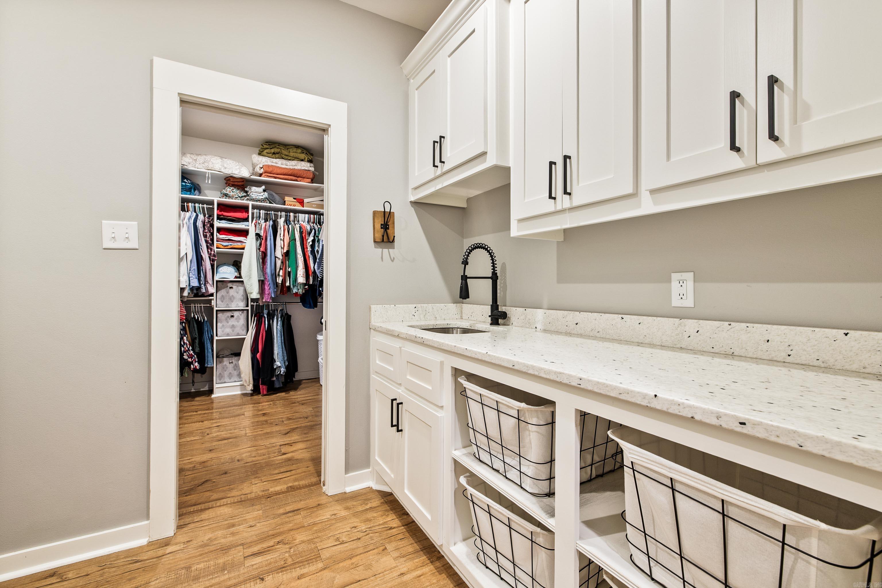 SPRINGDALE MANOR - Residential