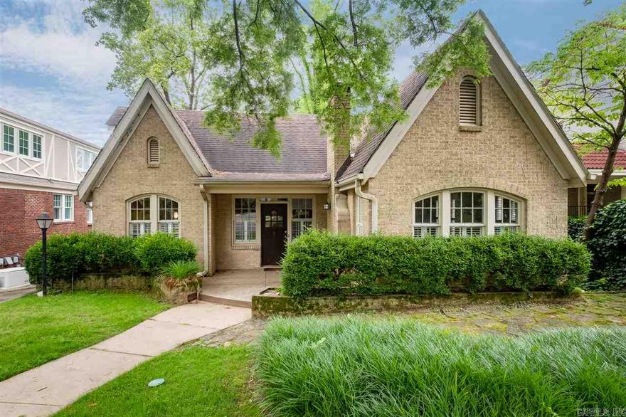 Charming Heights home priced to sell As-Is. Great lot with private gated access to Allsopp Park and the new North Gateway Project! Large upstairs master, fantastic 3 story deck, great hardwood floors, over 800 additional sq footage below with set up for additional bed/bath. PLUS 500sf unfinished space upstairs!  So Much Potential. Beautiful brick home in one of the best neighborhoods, come make it yours!