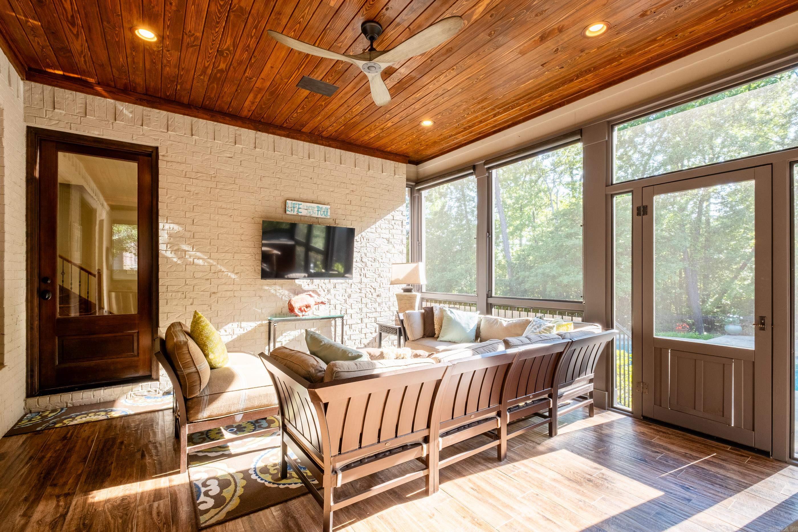 CHENAL VALLEY DEAUVILLE PLACE - Residential