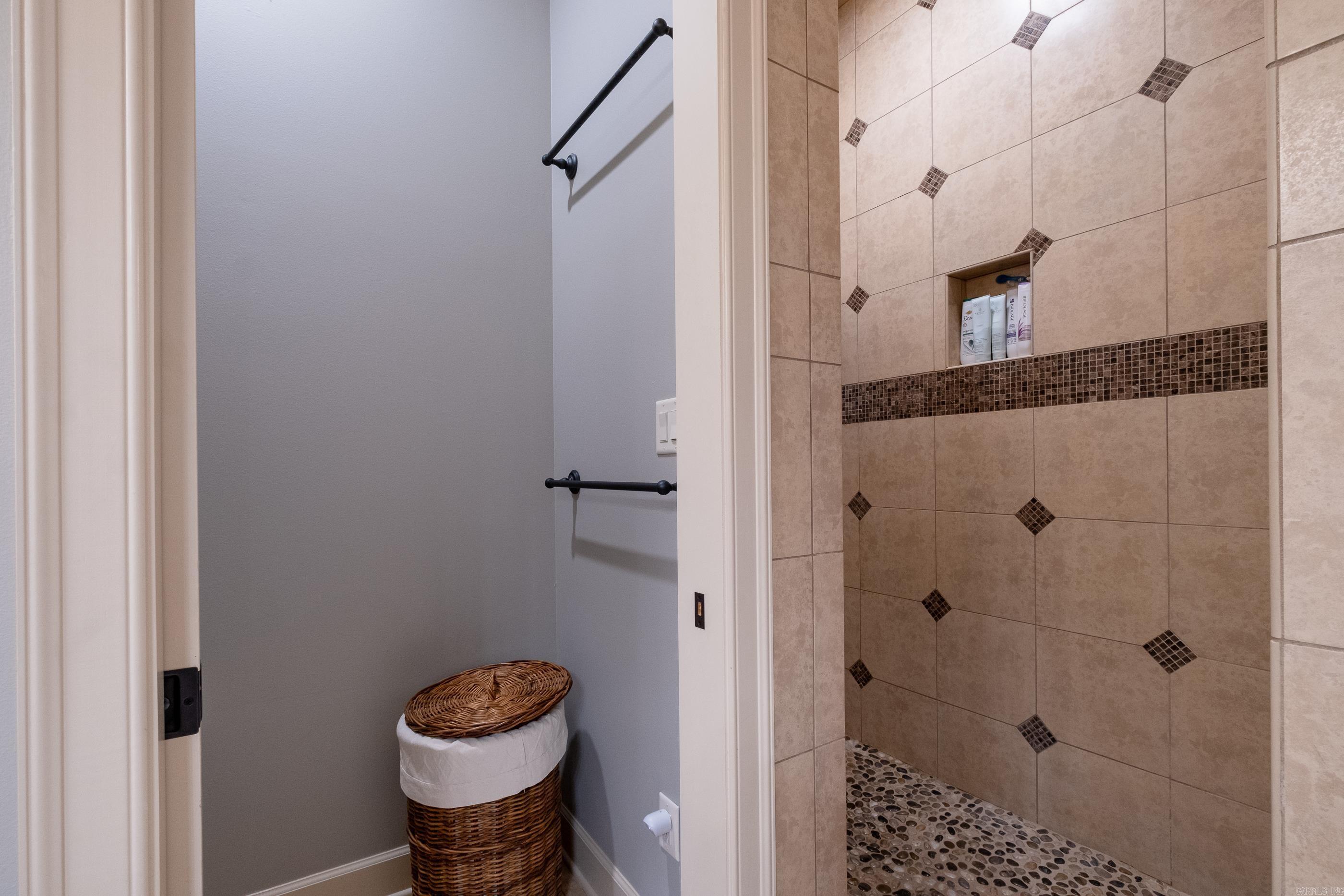 CHENAL VALLEY DEAUVILLE PLACE - Residential