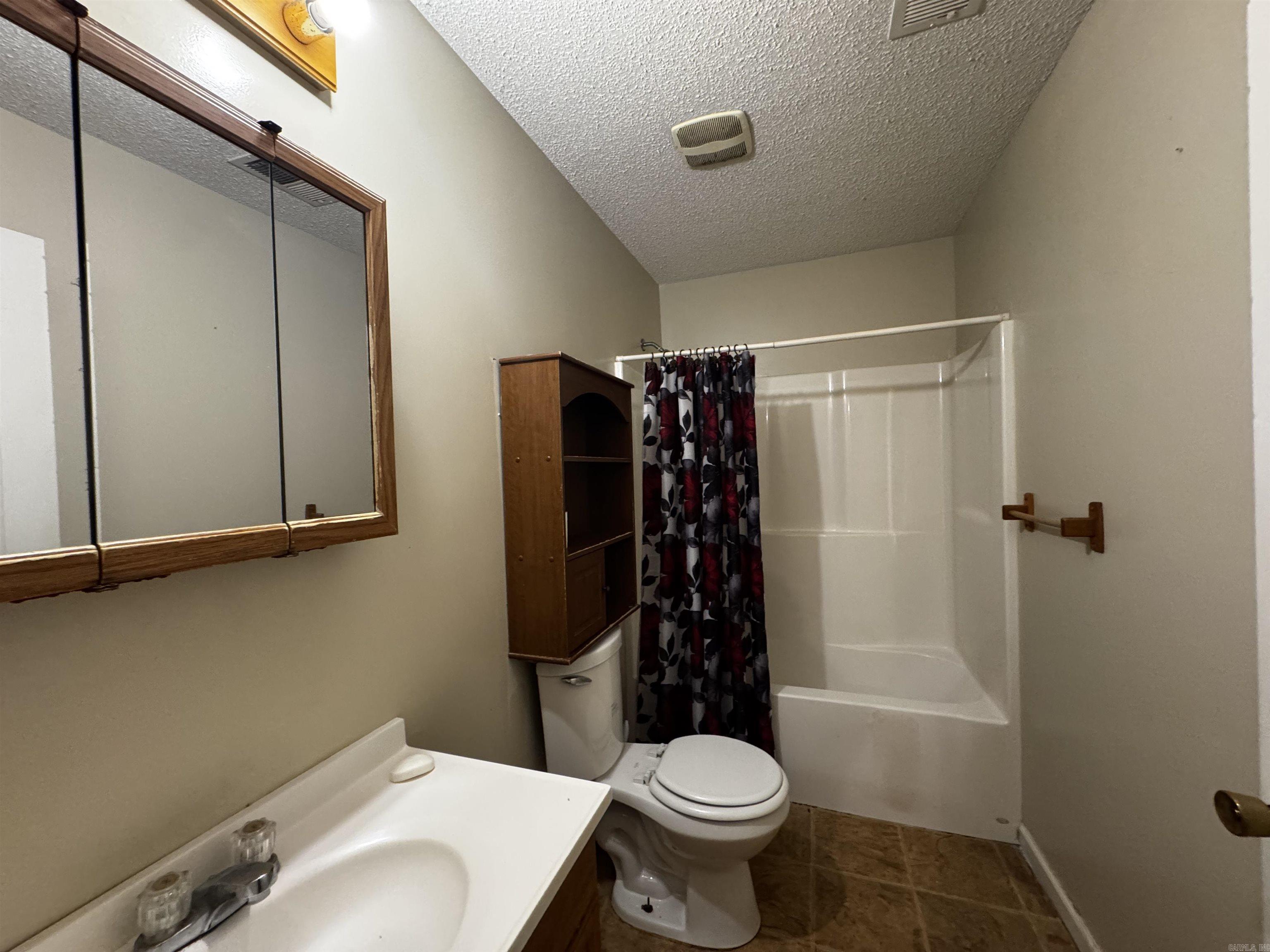 WOODS 2ND - Residential